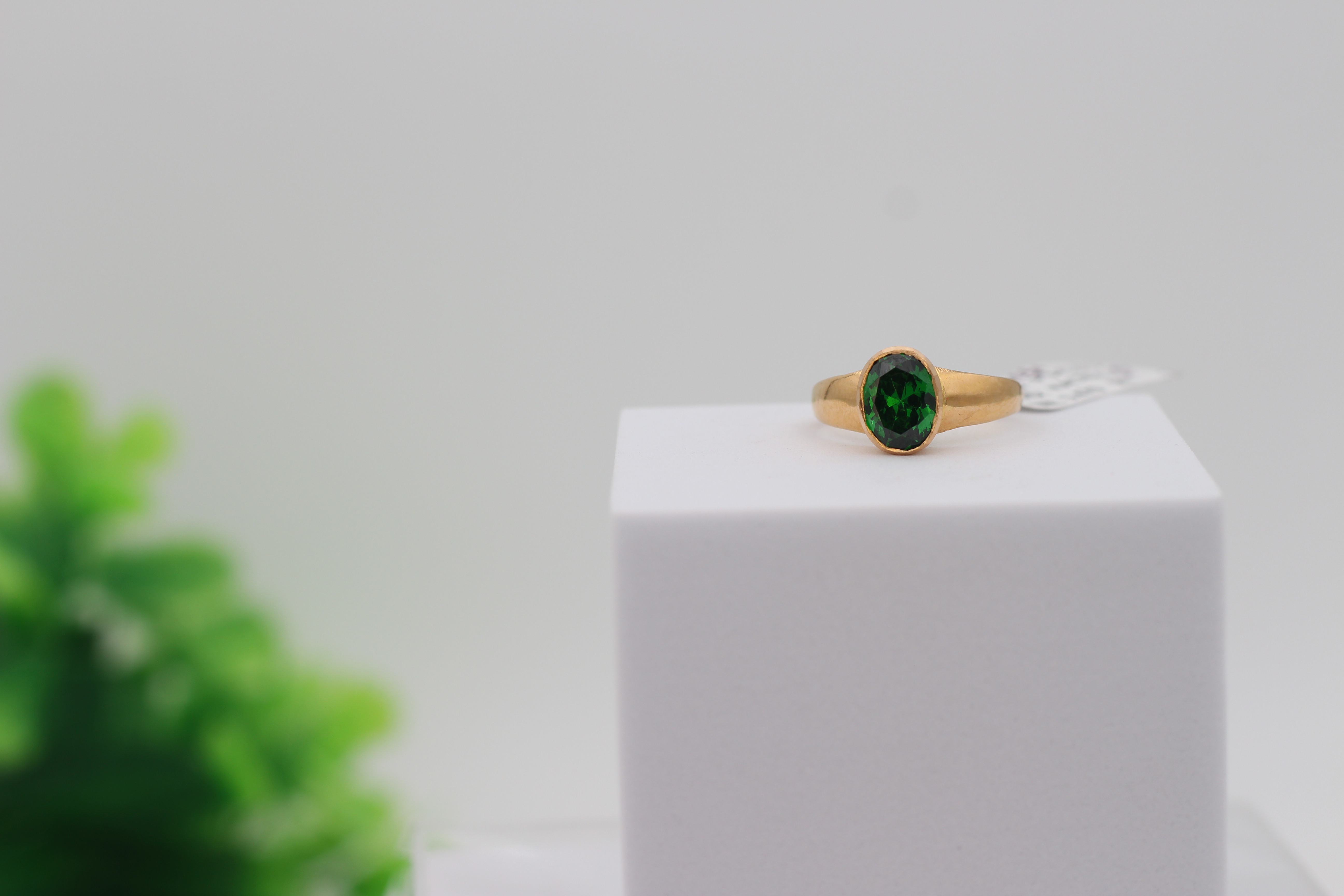 LADIES GOLD DESIGN RING