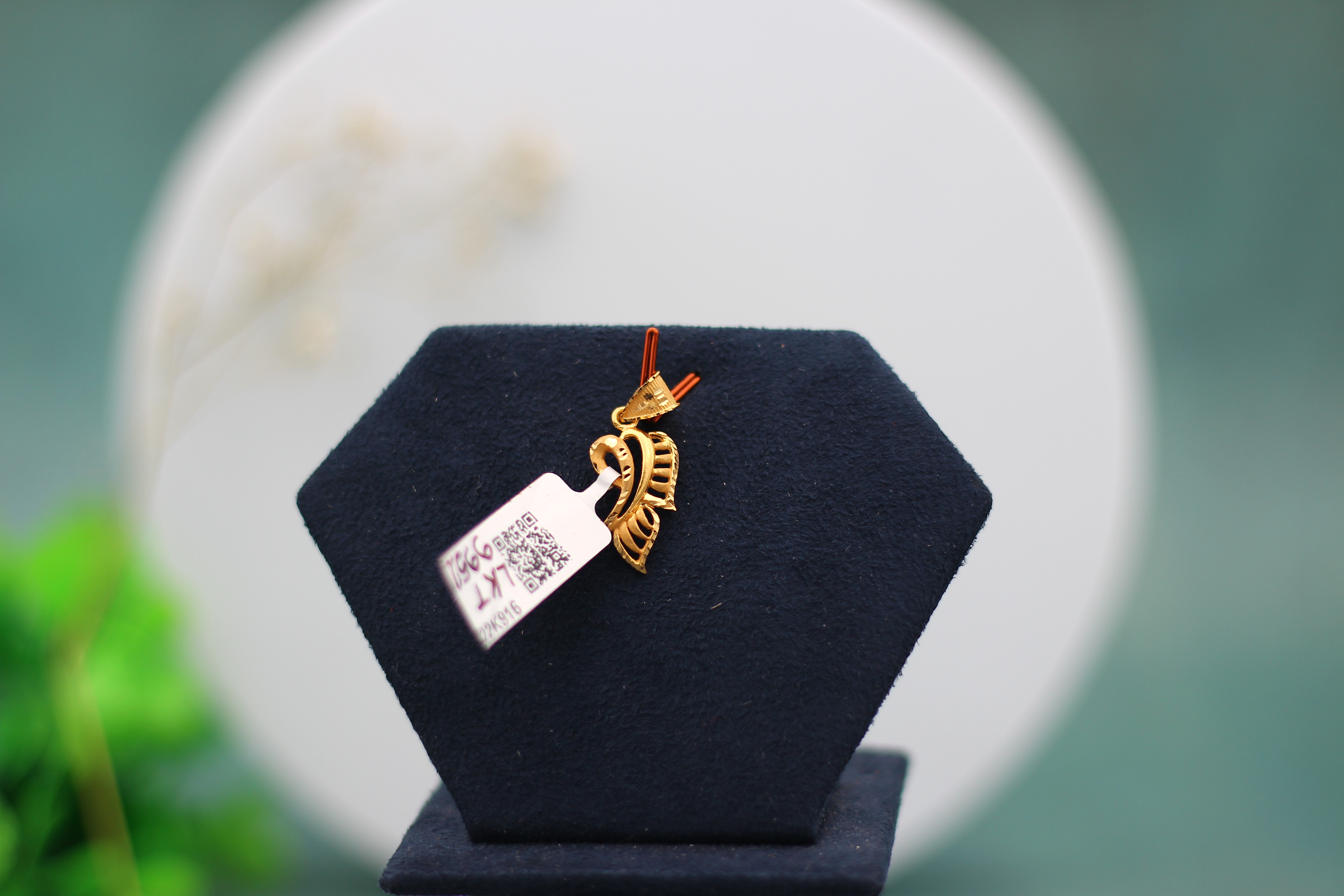 LOCKET (GOLD LOCKET)