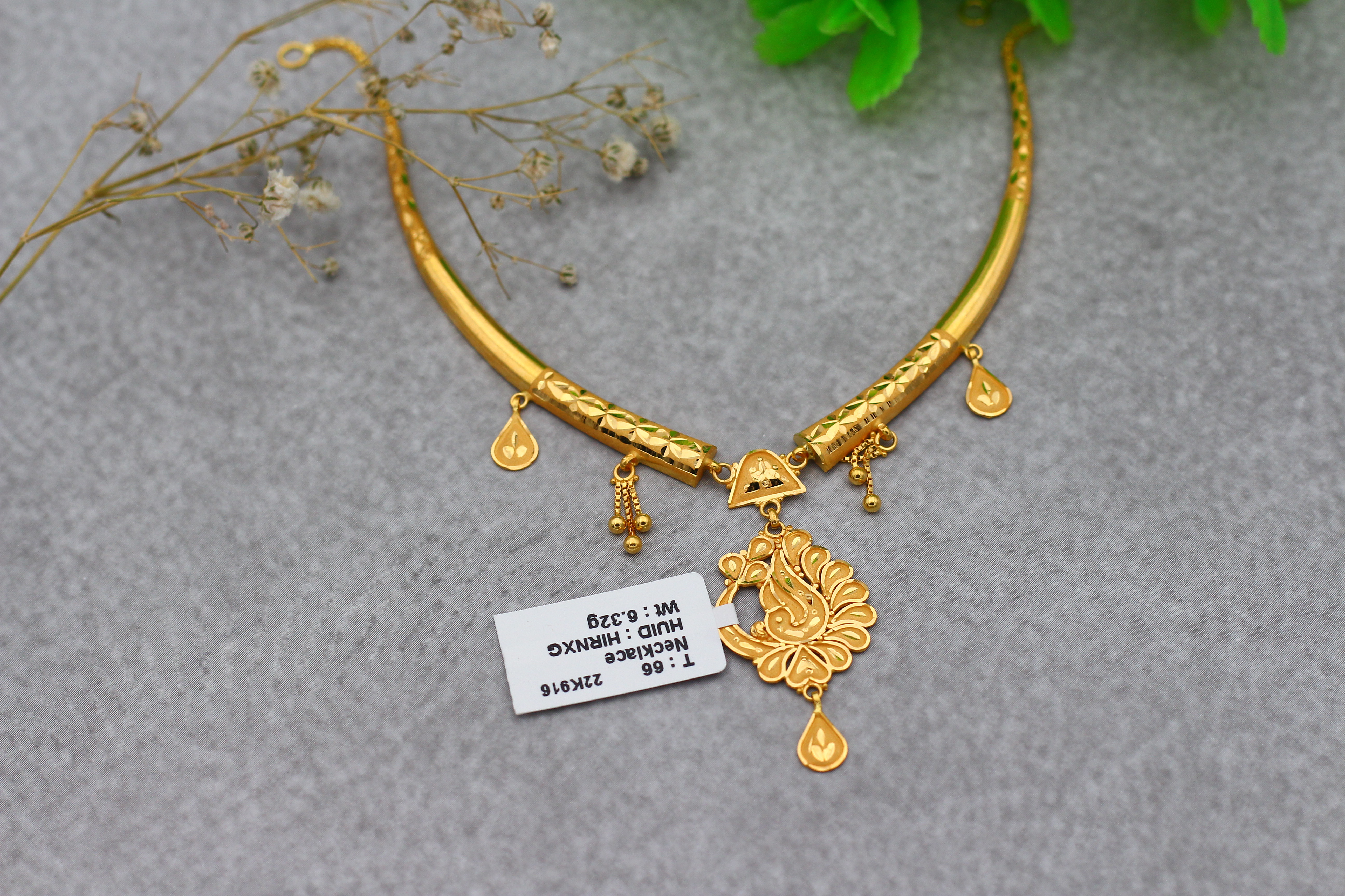 NECKLACE
