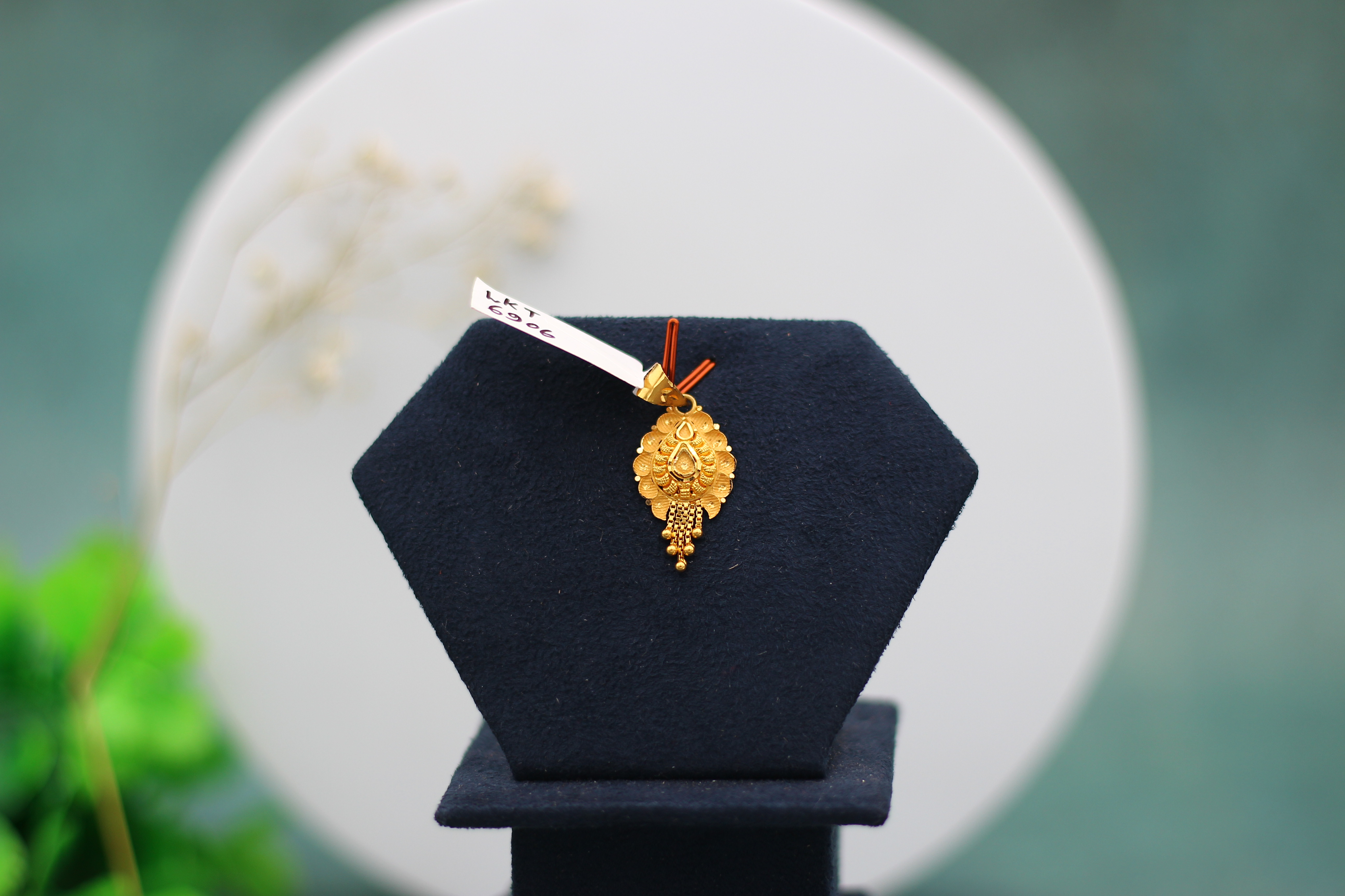 LOCKET (GOLD LOCKET)