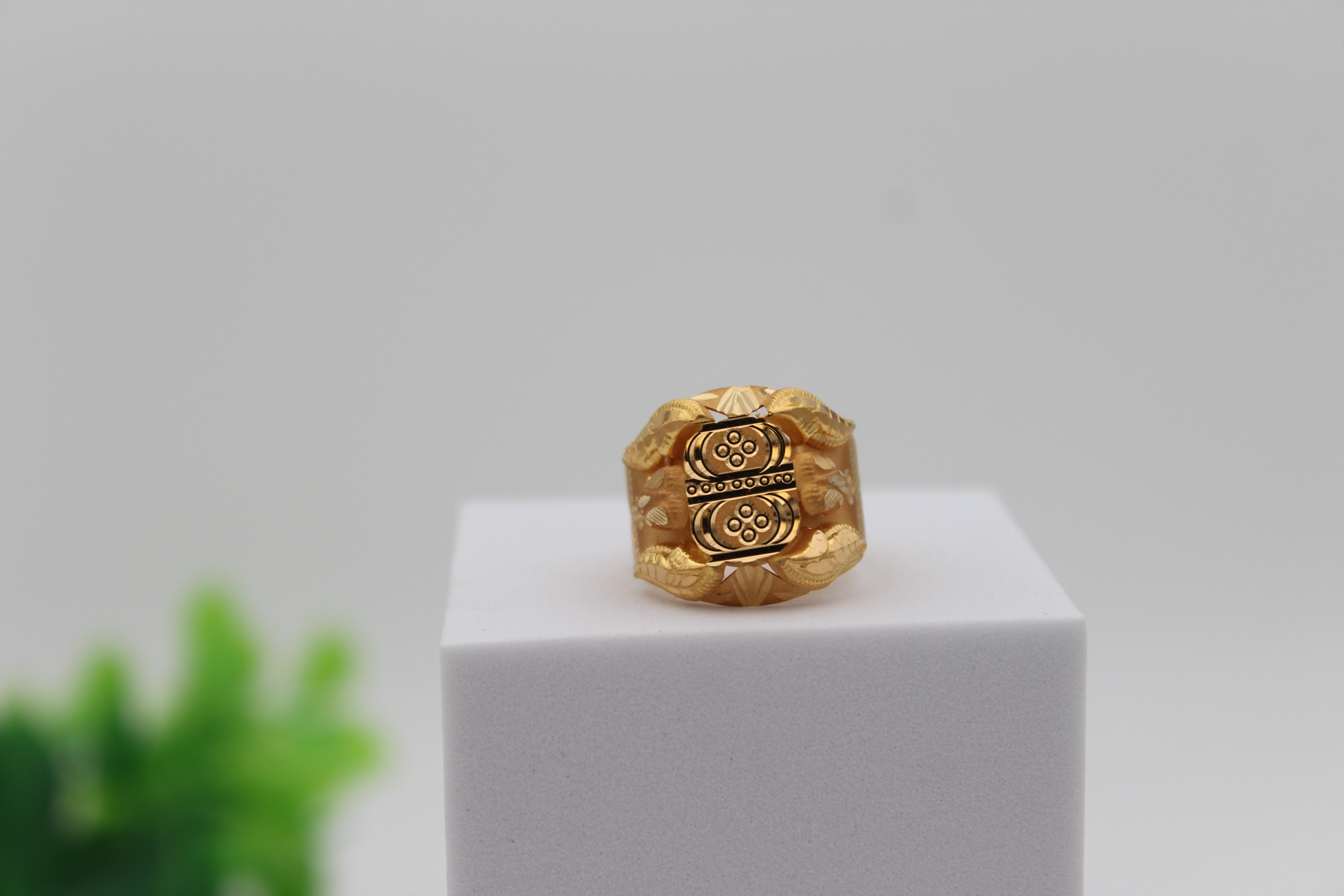 GENTS DESIGN GOLD RING 