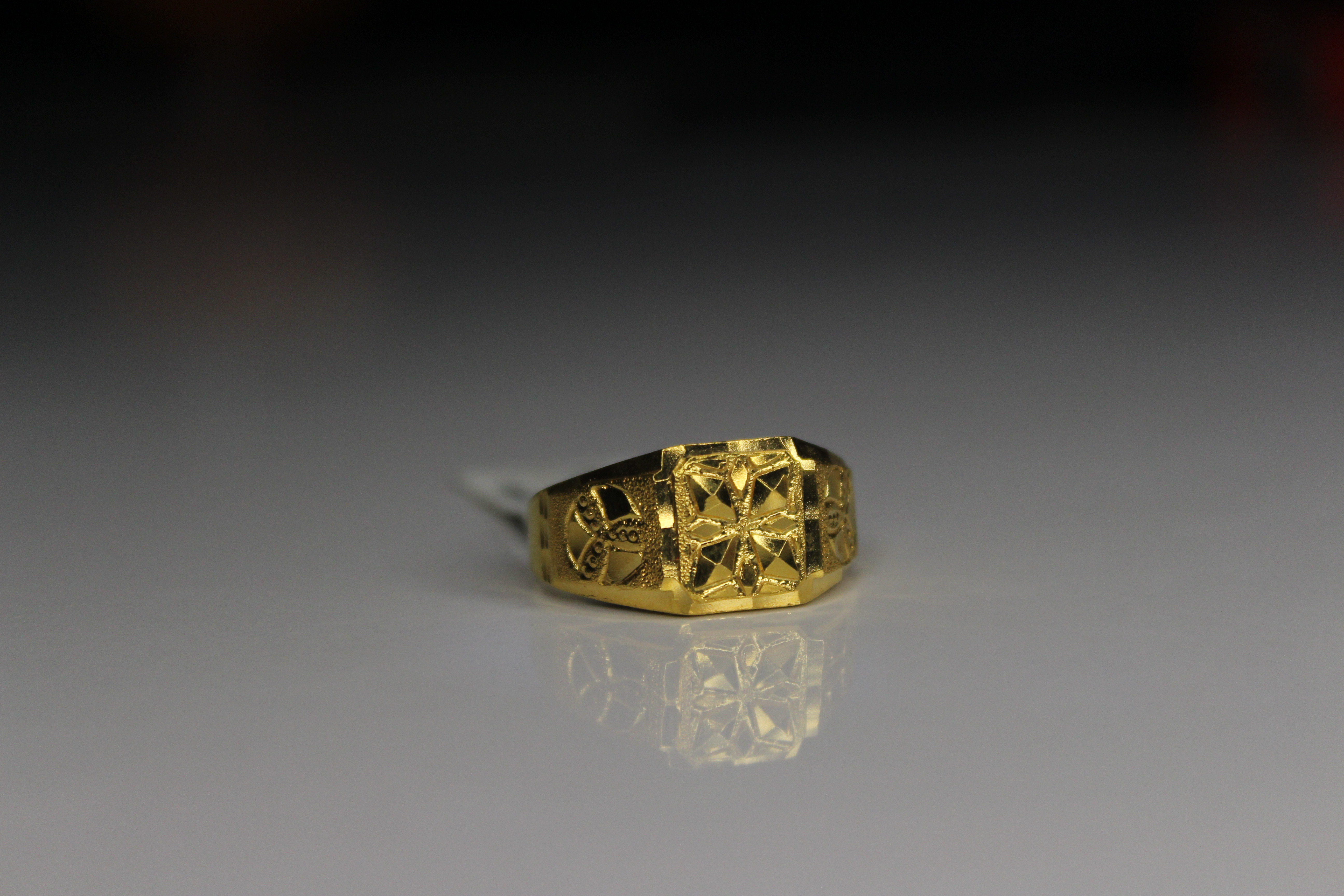 GENTS DESIGN GOLD RING 