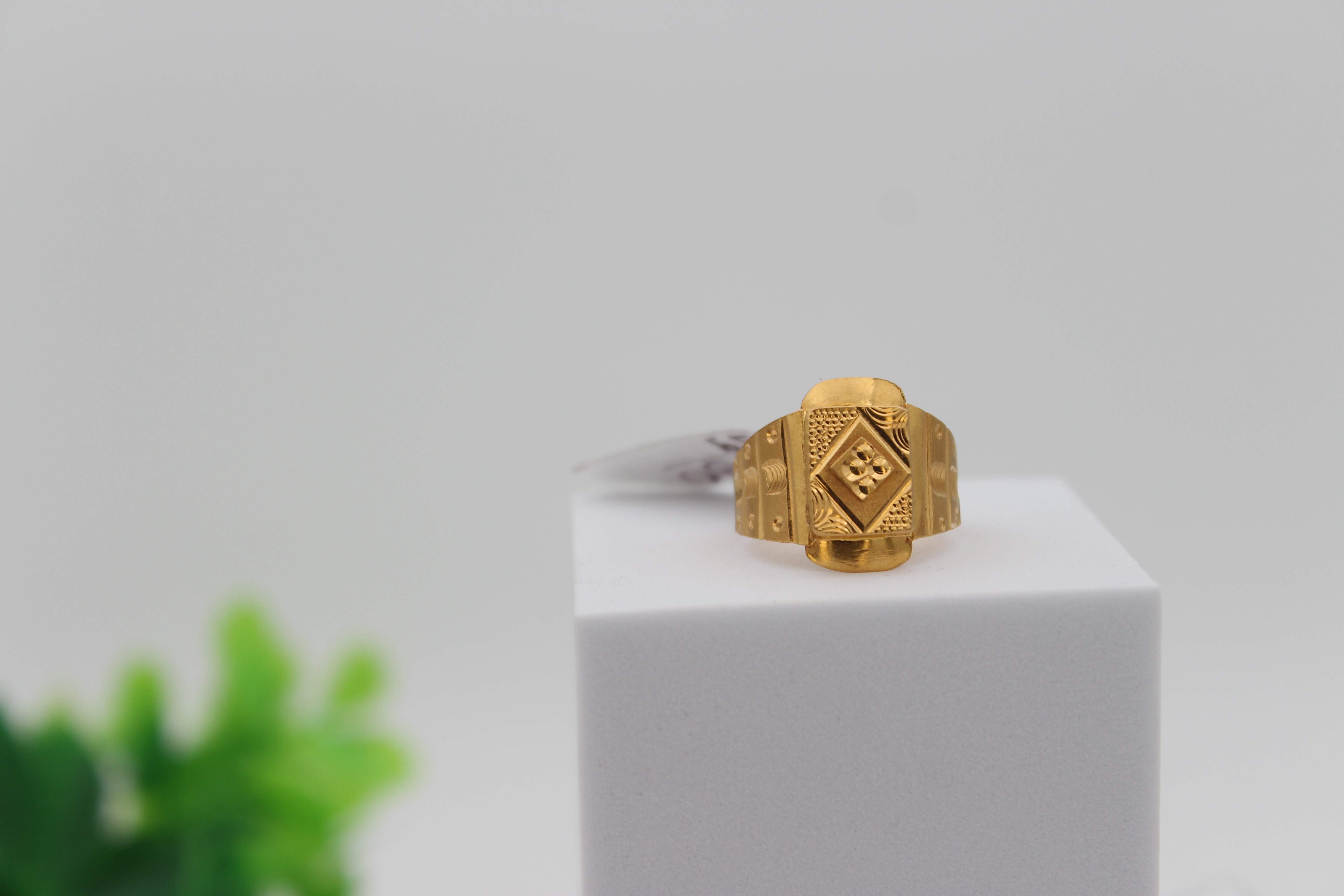 GENTS DESIGN GOLD RING 