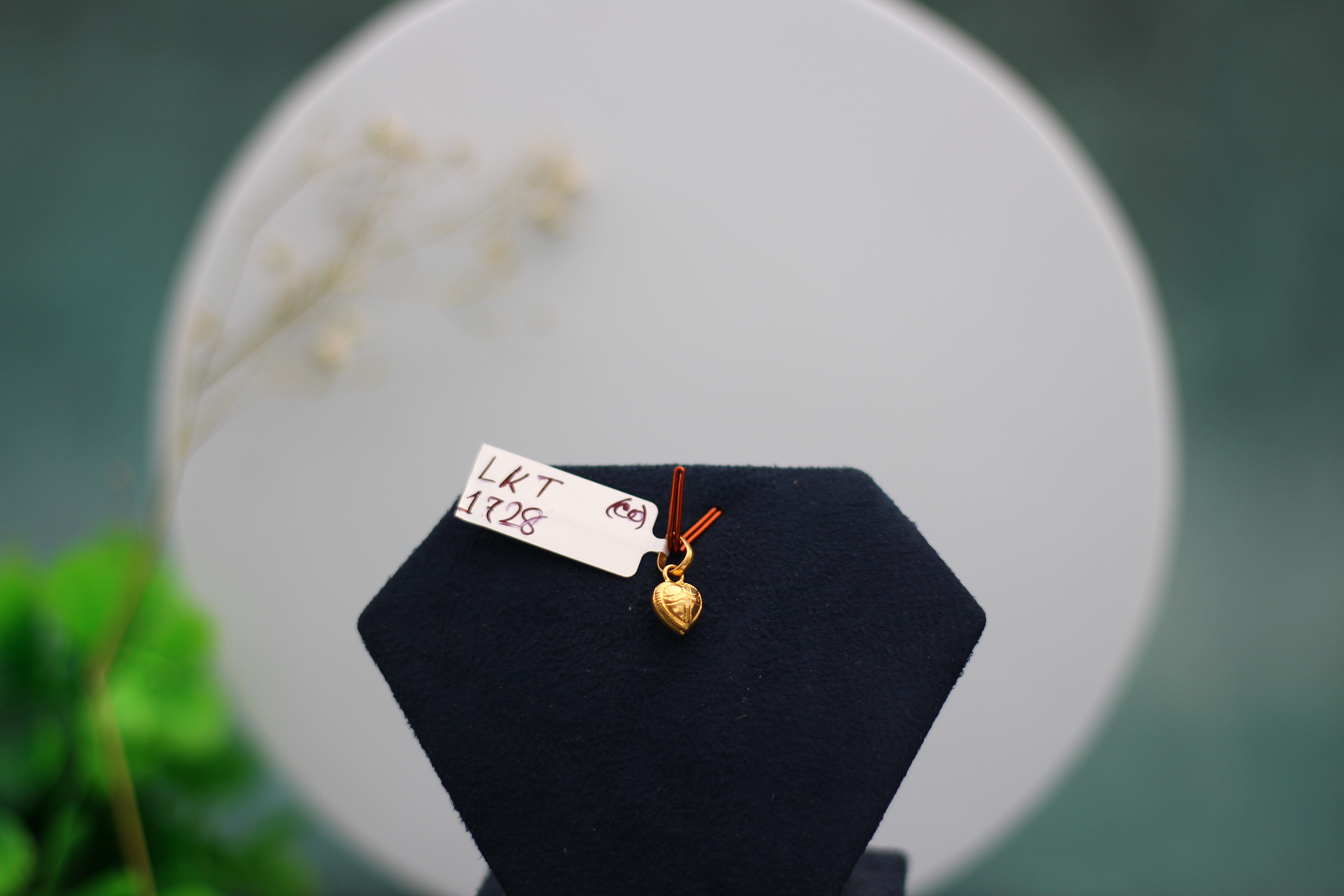 LOCKET (GOLD LOCKET)