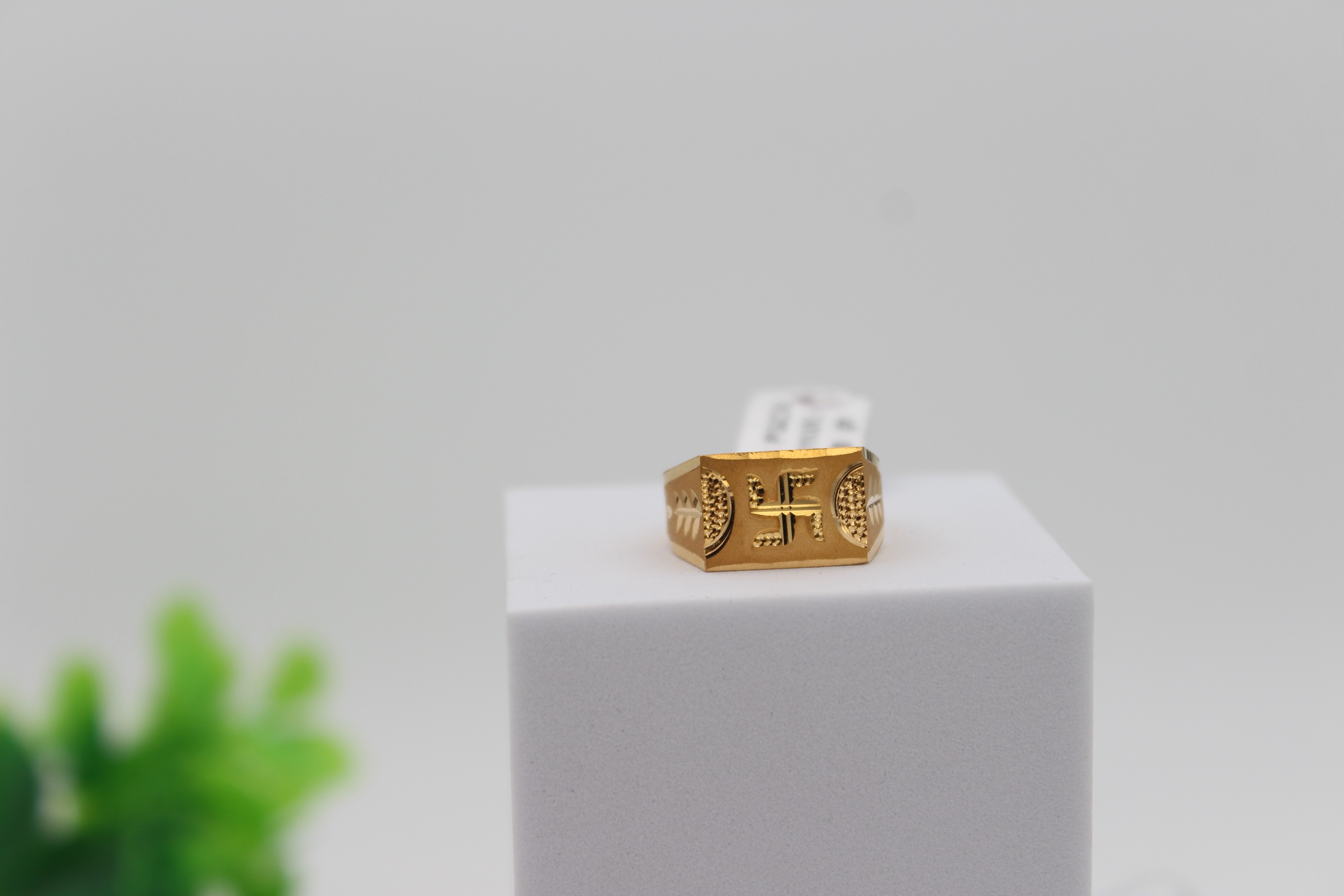 GENTS DESIGN GOLD RING 