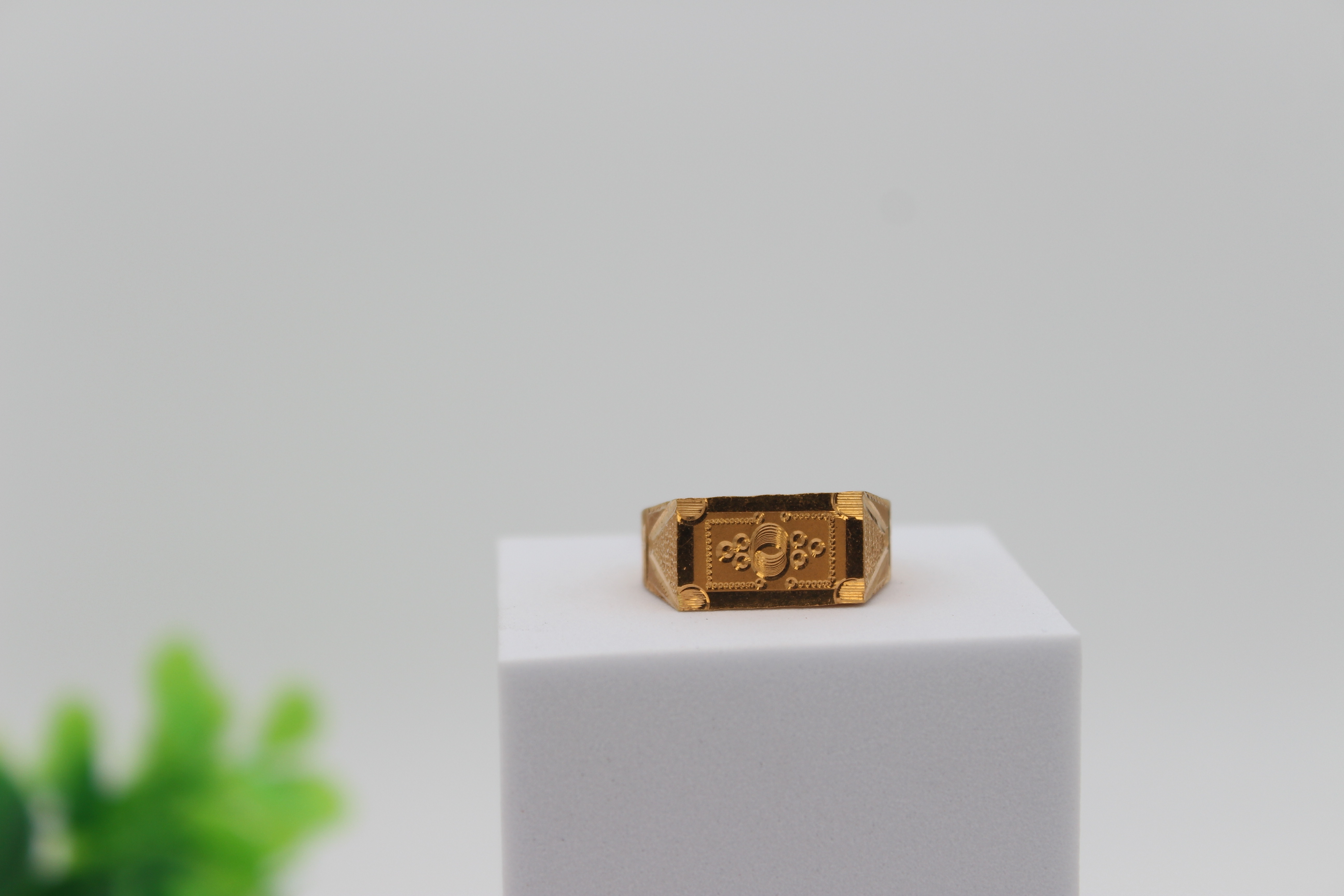 GENTS DESIGN GOLD RING 