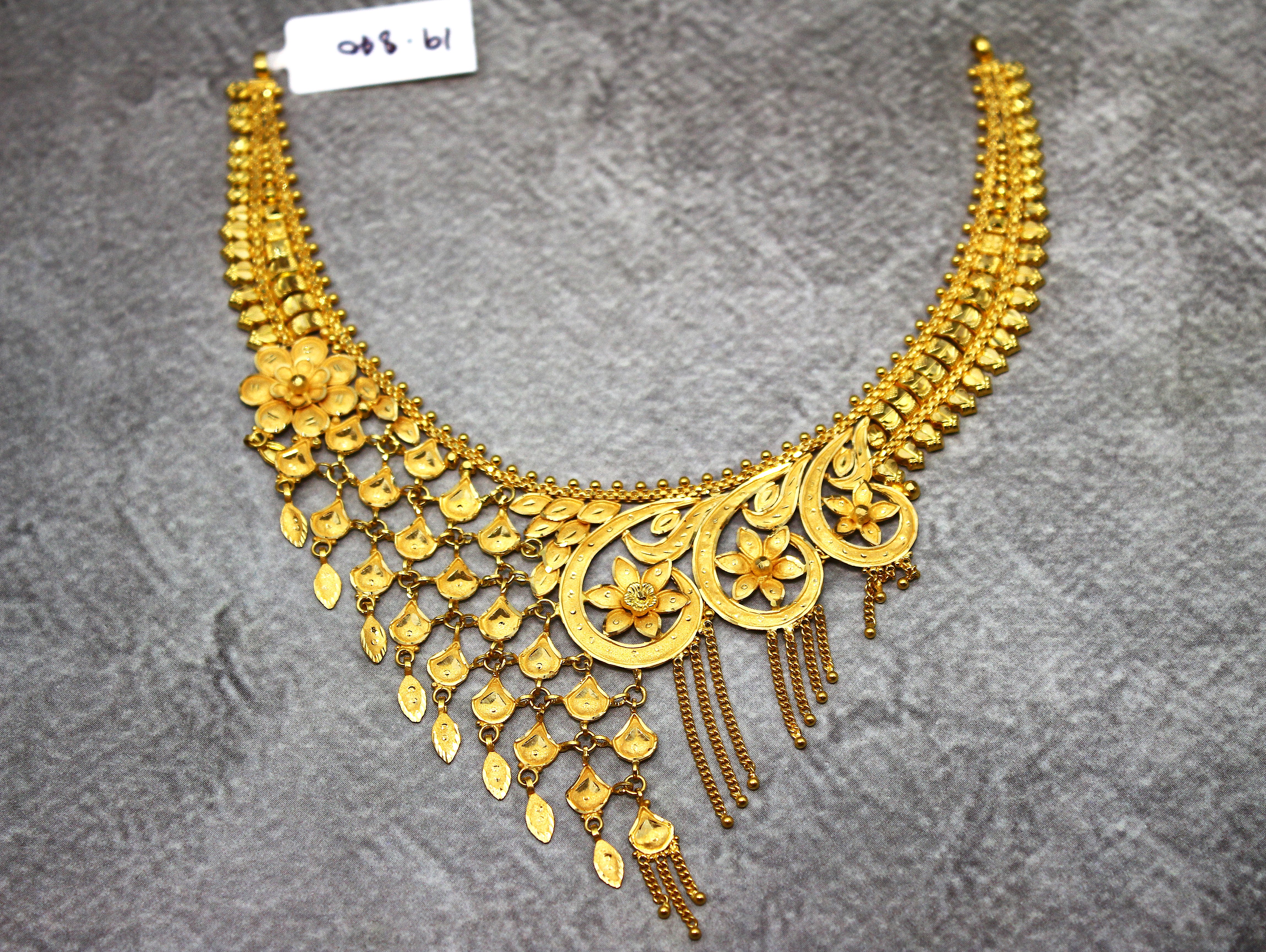 NECKLACE