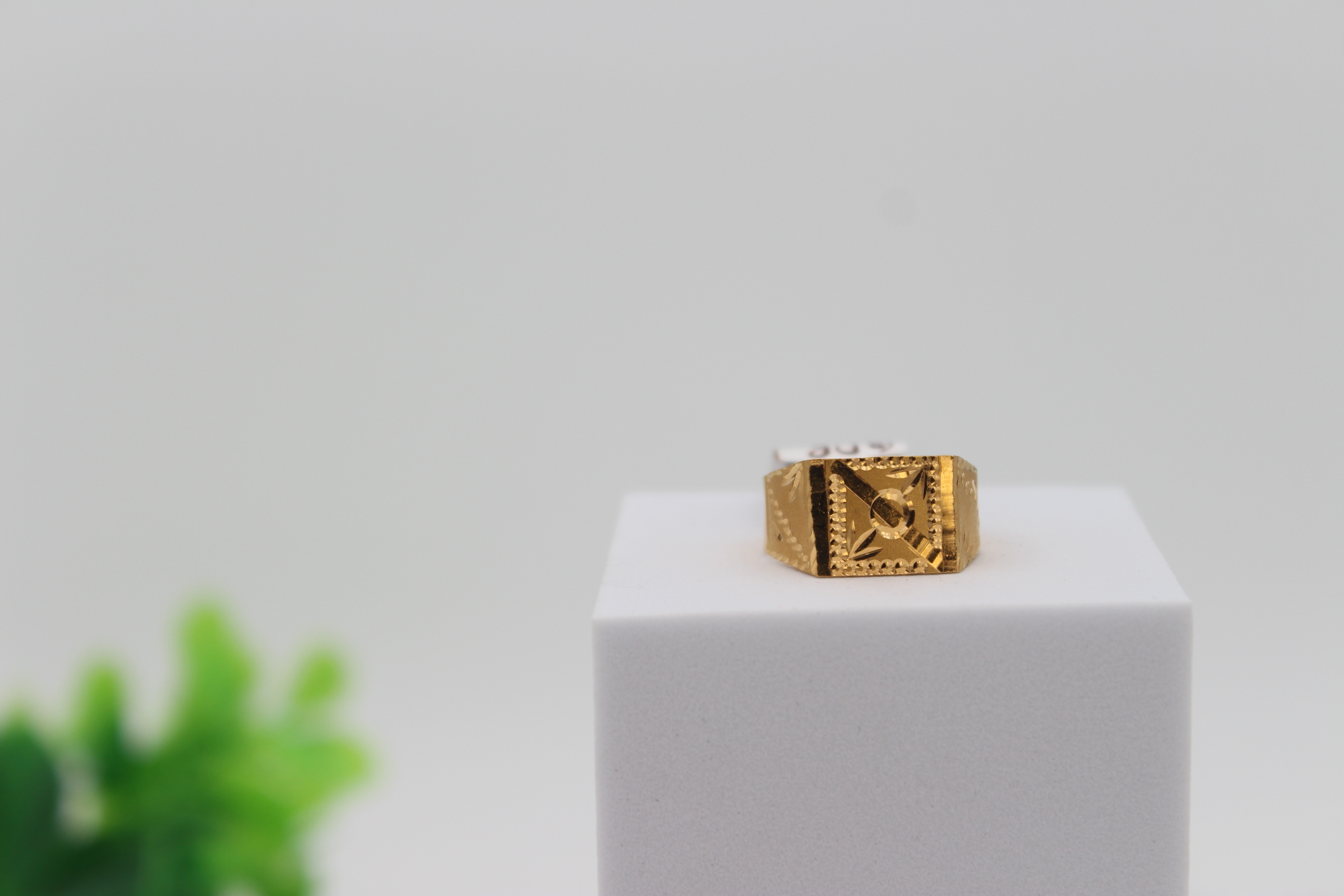 GENTS DESIGN GOLD RING 