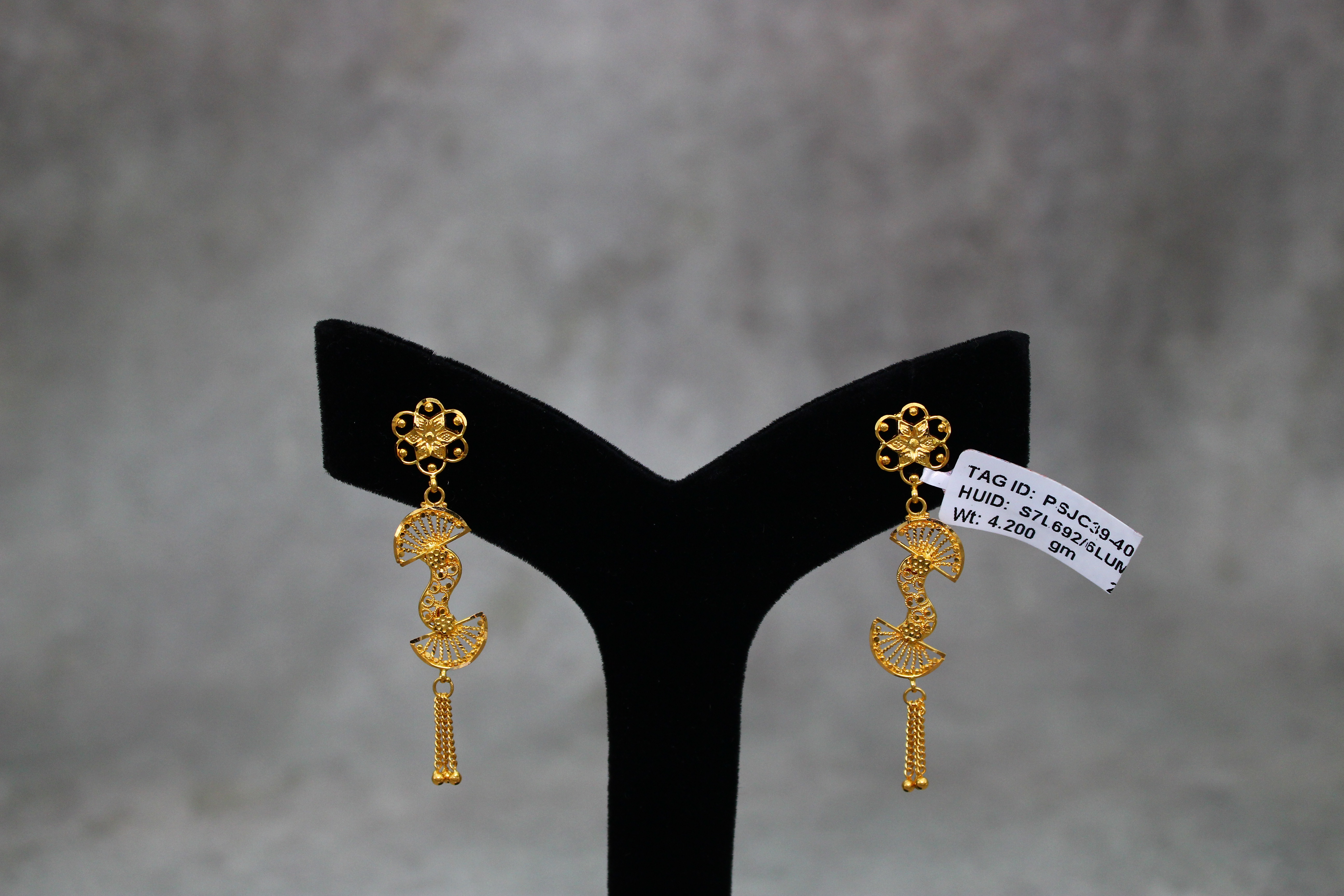 EARRINGS (GOLD SEETADUL)