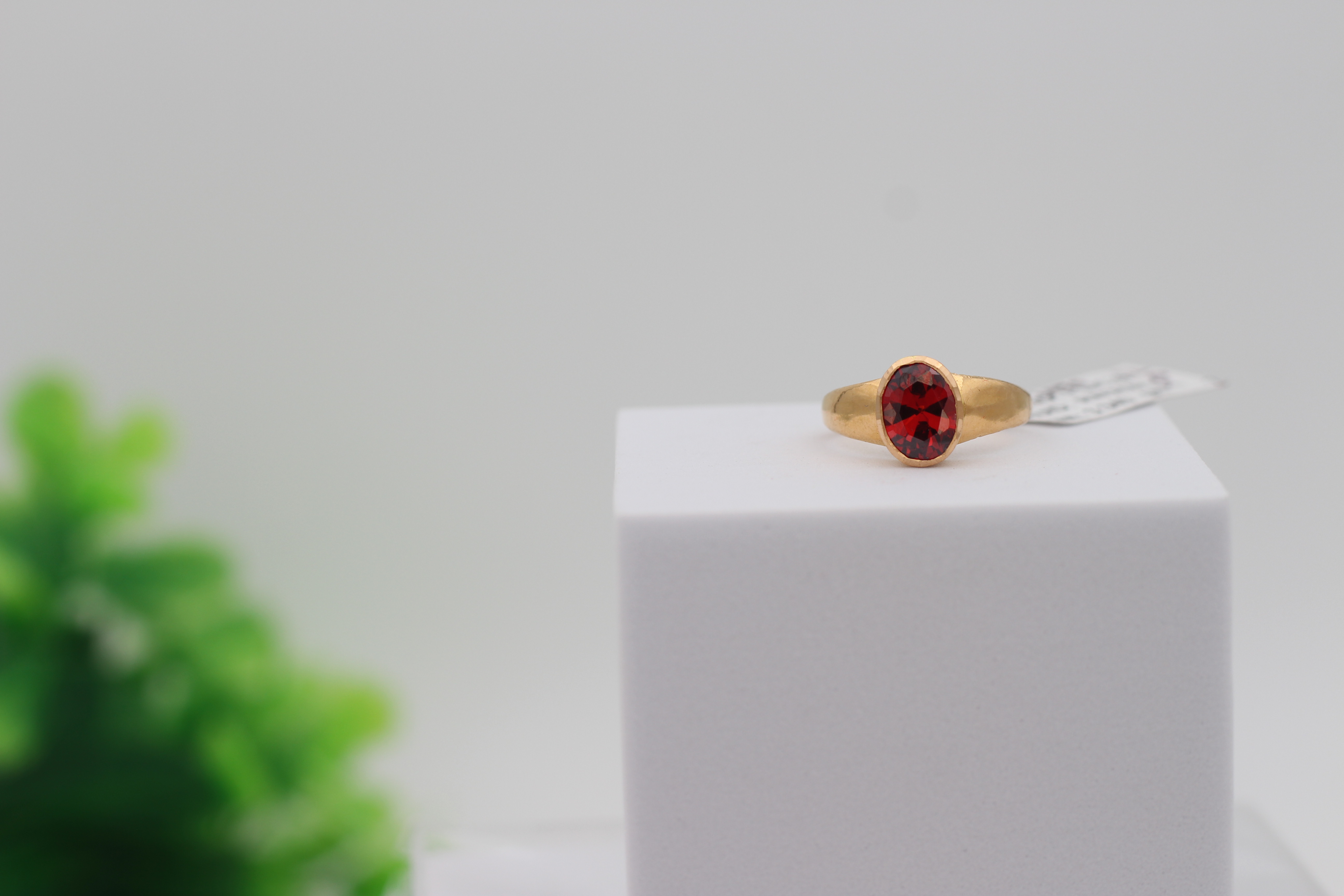 LADIES GOLD DESIGN RING