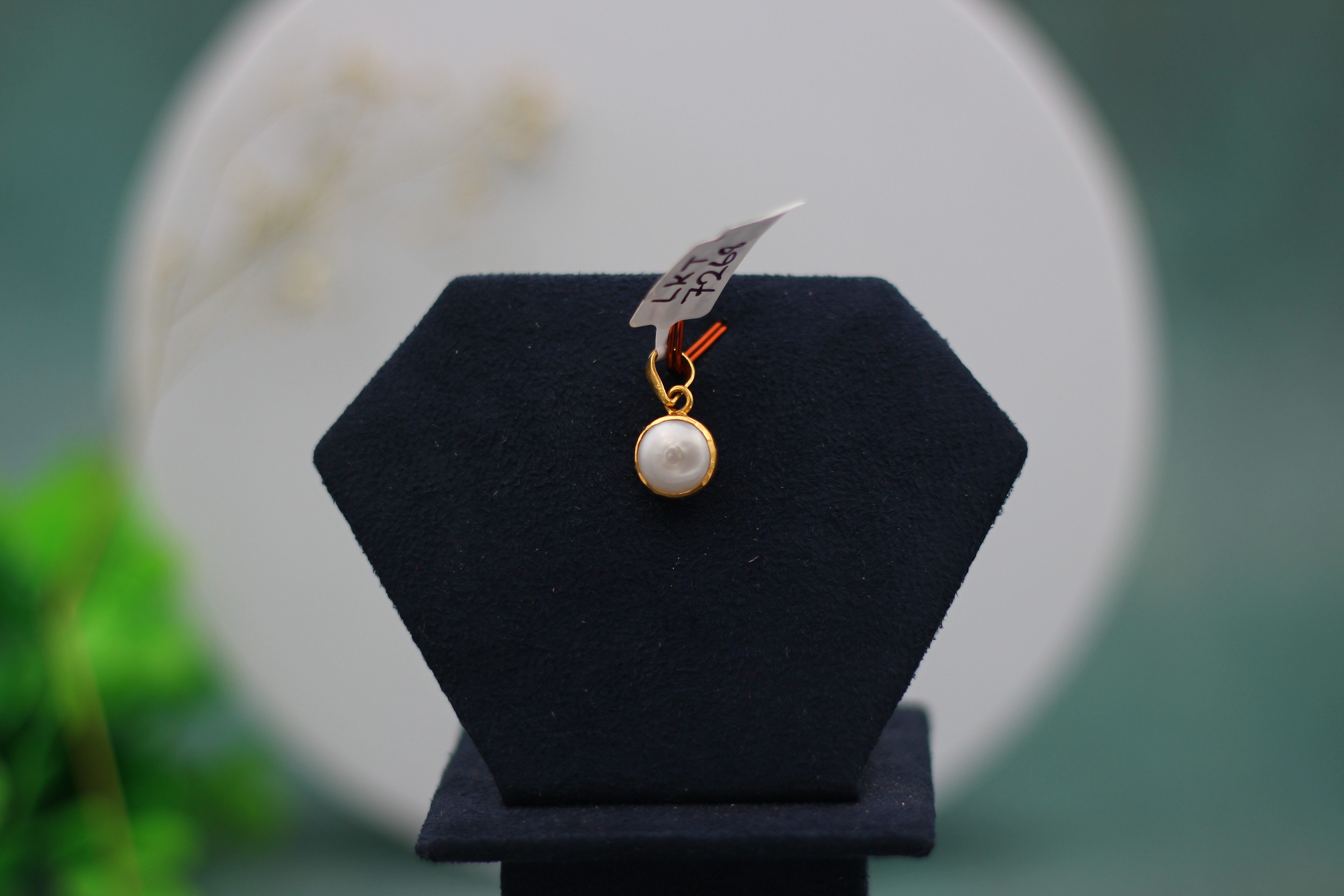 LOCKET (GOLD LOCKET)