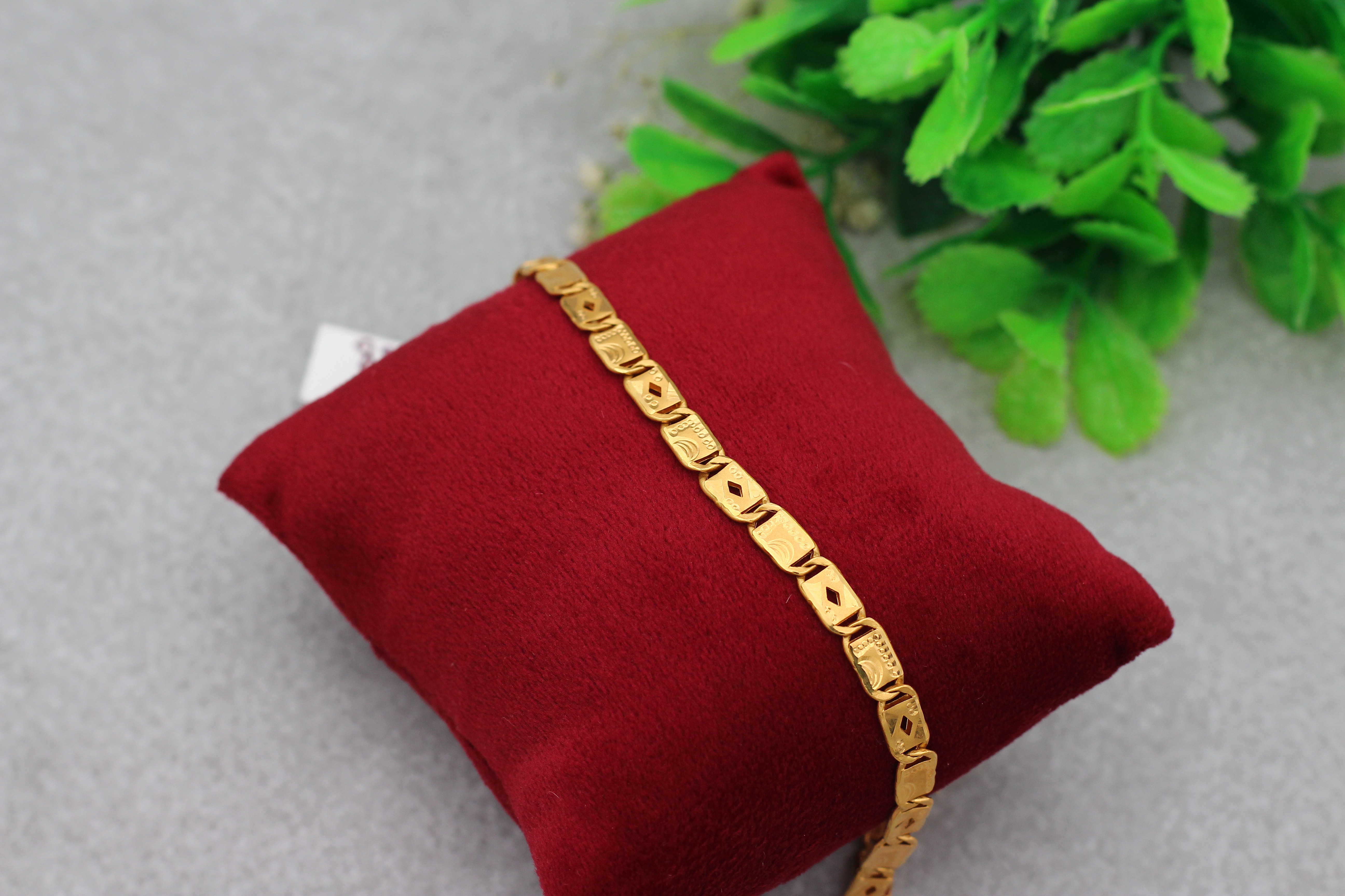 BRACELET (GOLD BRACELET)