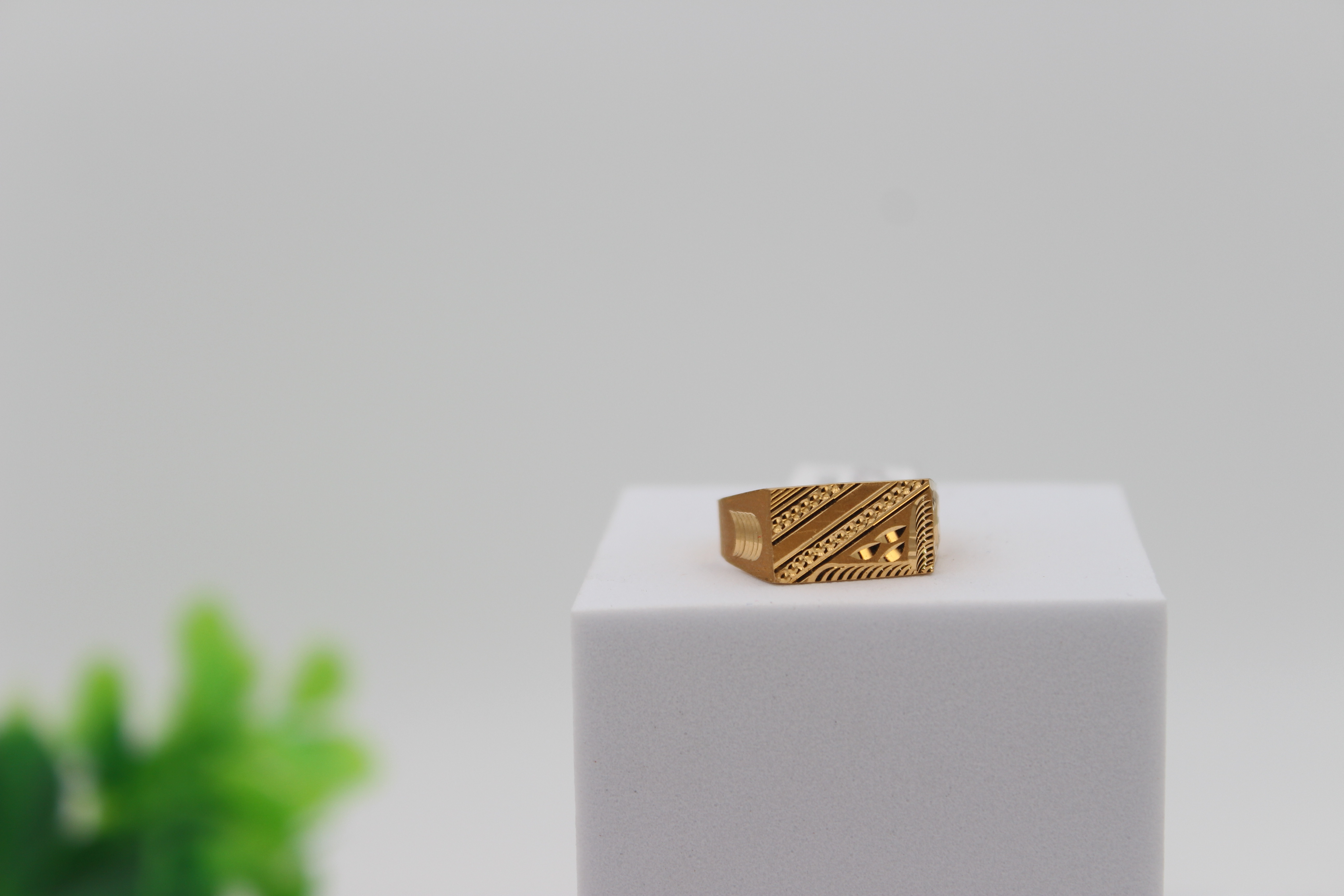 GENTS DESIGN GOLD RING 