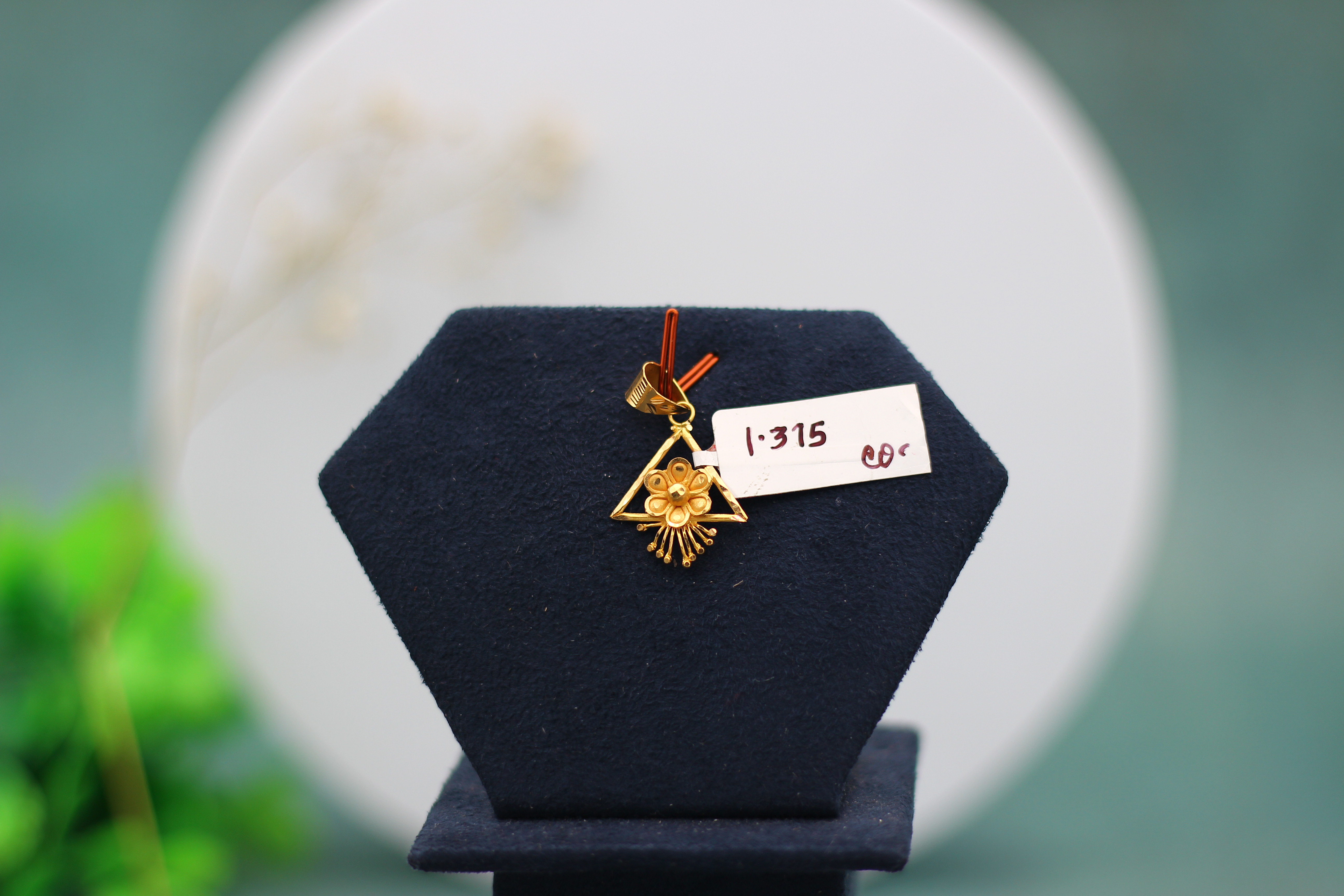 LOCKET (GOLD LOCKET)