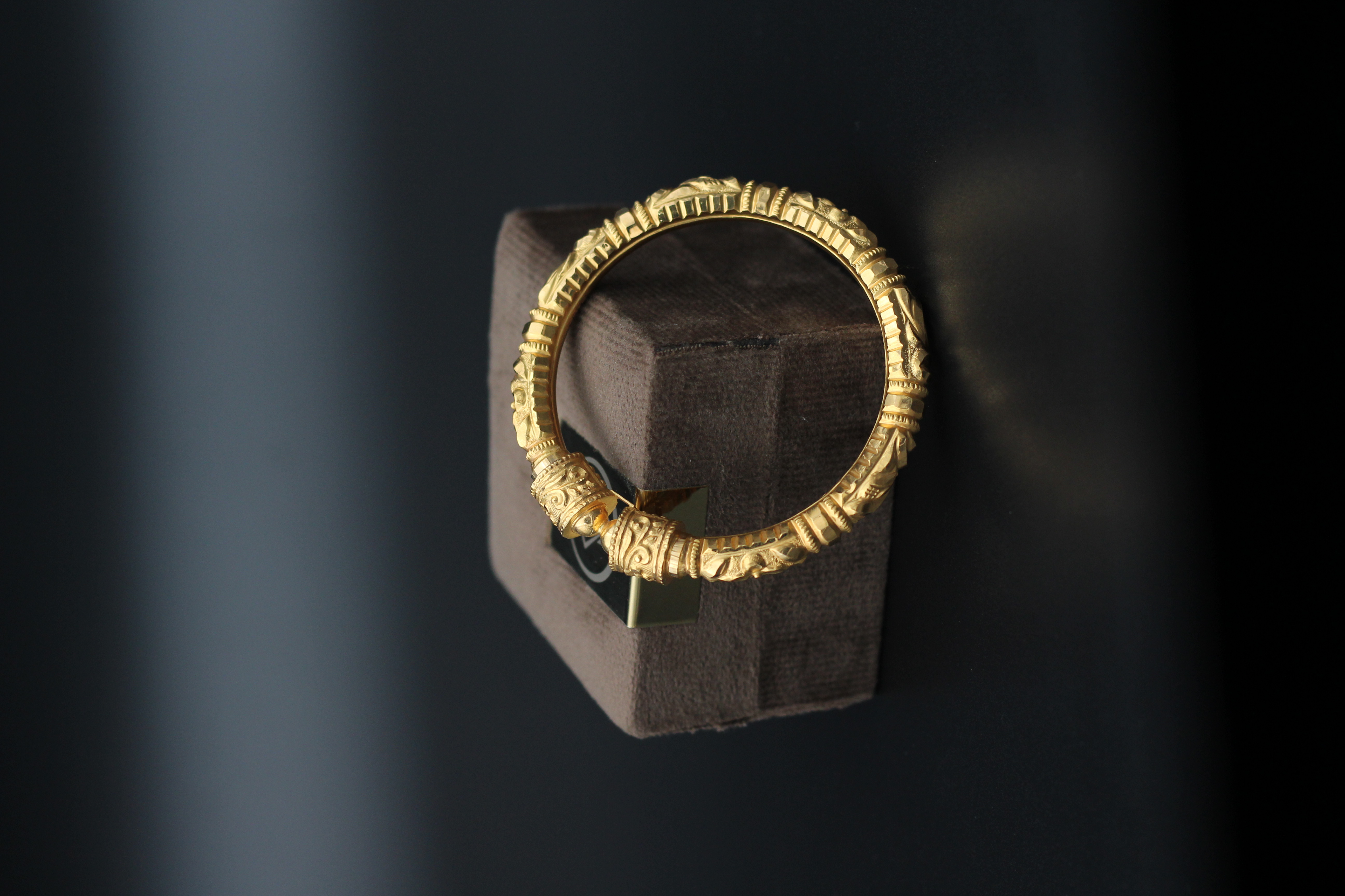 BALA (DESIGN BANGLE)