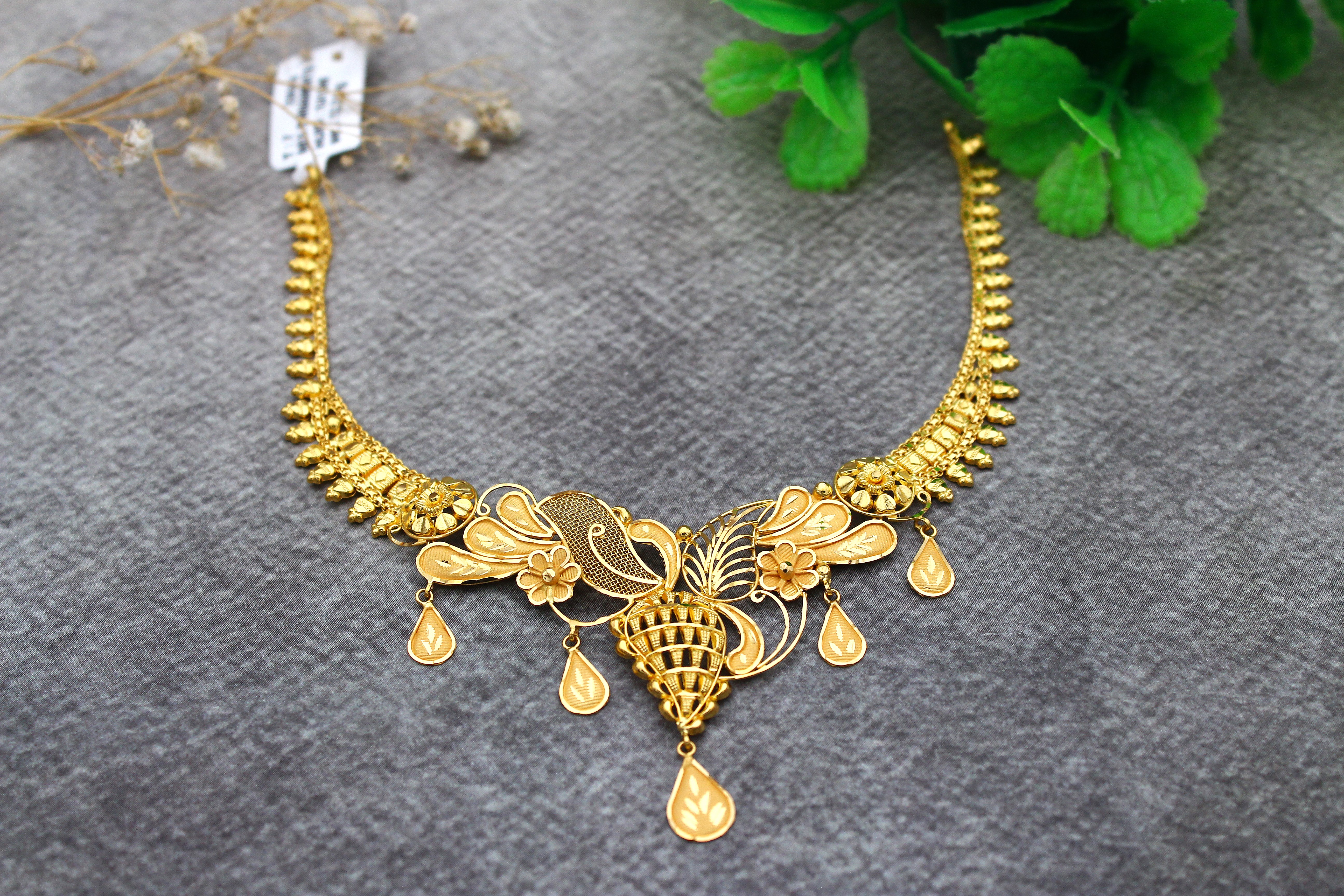 NECKLACE