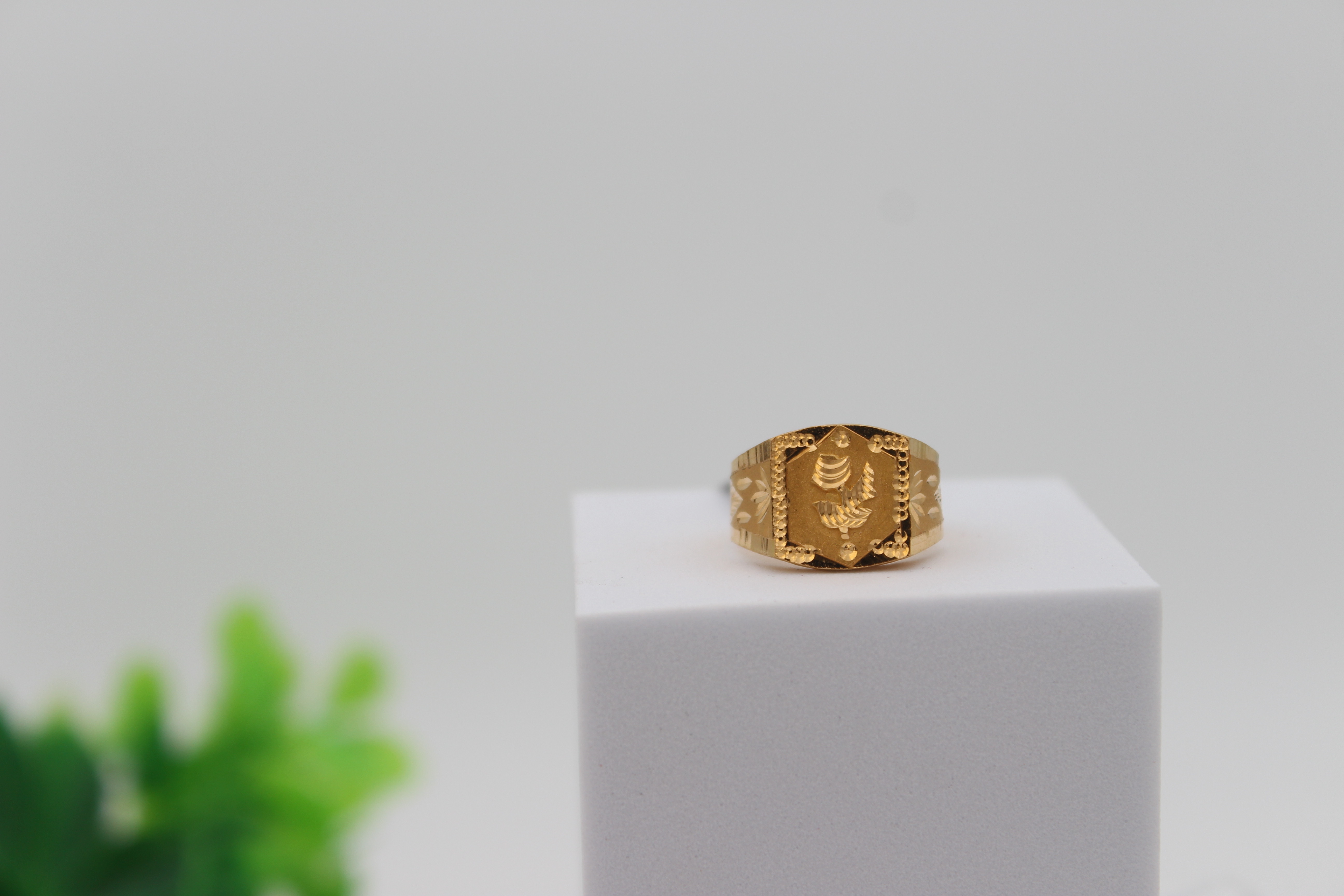 GENTS DESIGN GOLD RING 