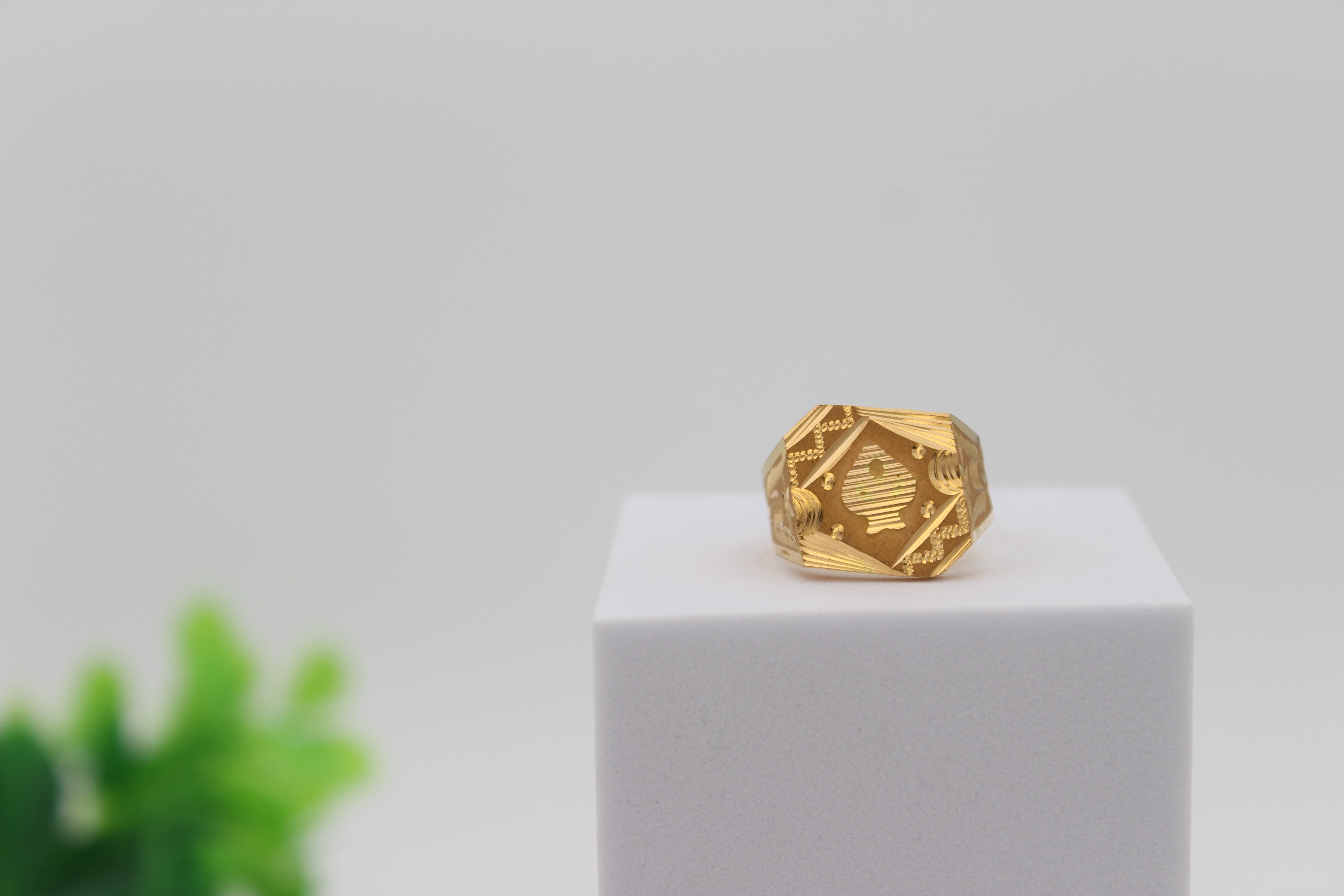 GENTS DESIGN GOLD RING 