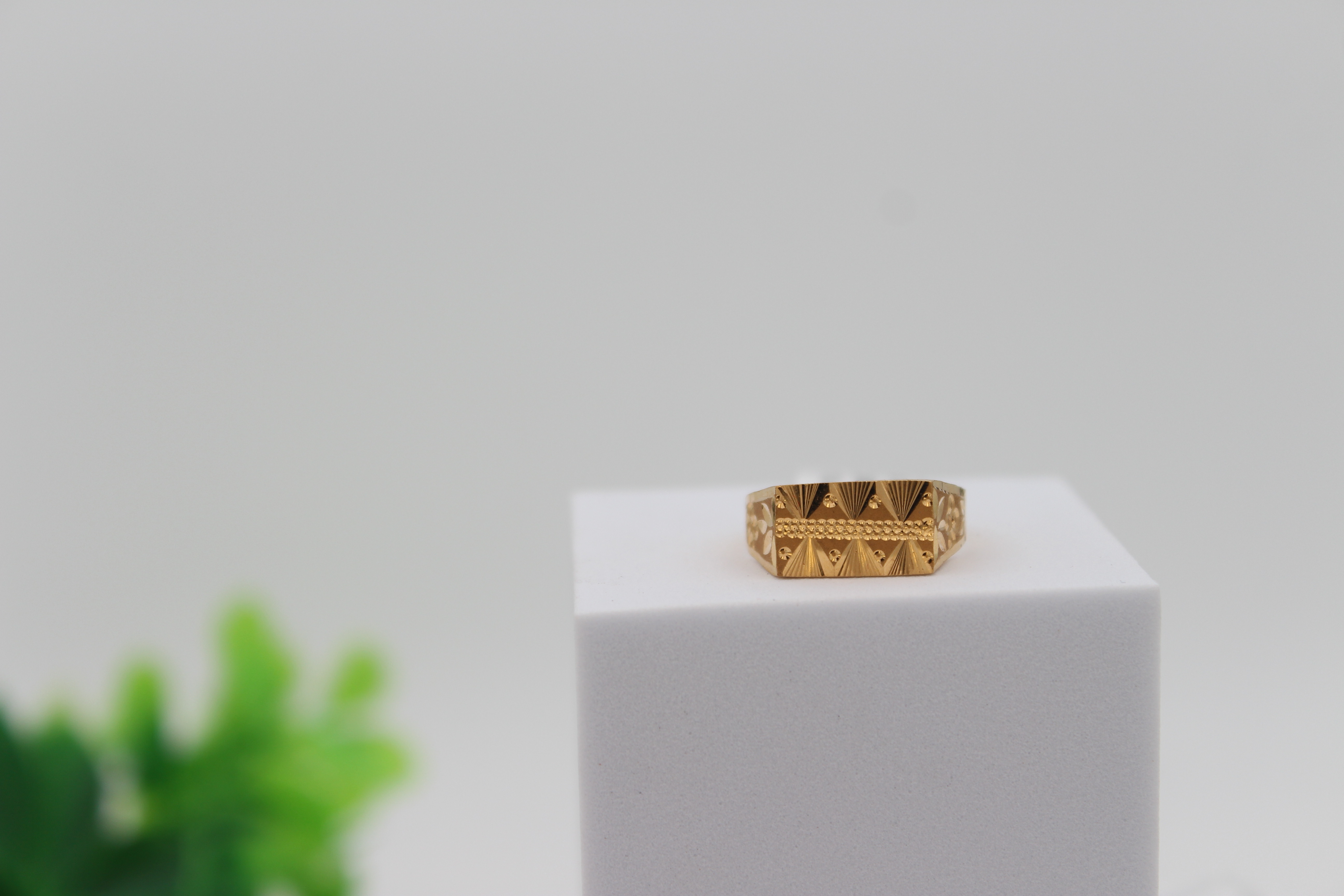 GENTS DESIGN GOLD RING 