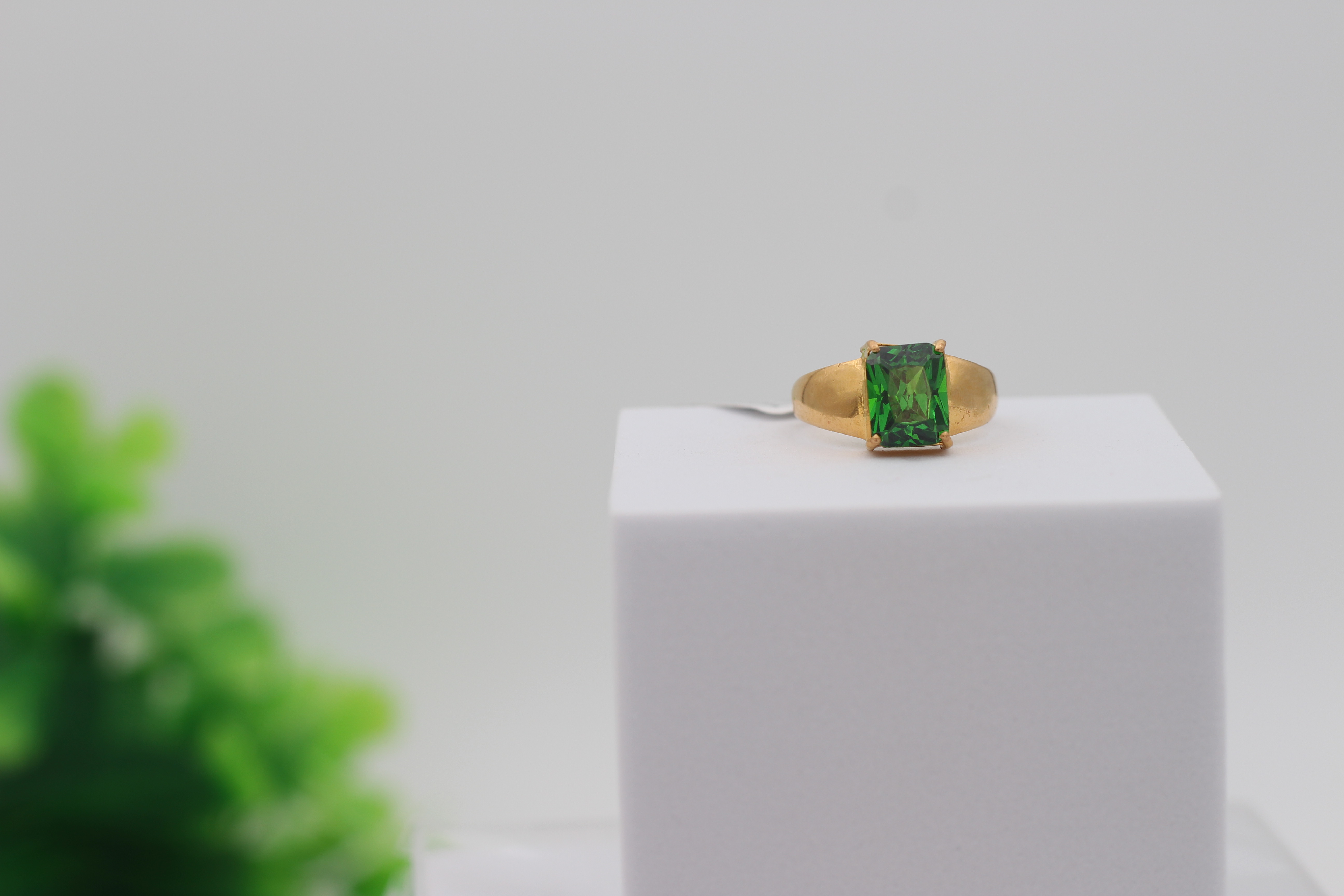 LADIES GOLD DESIGN RING