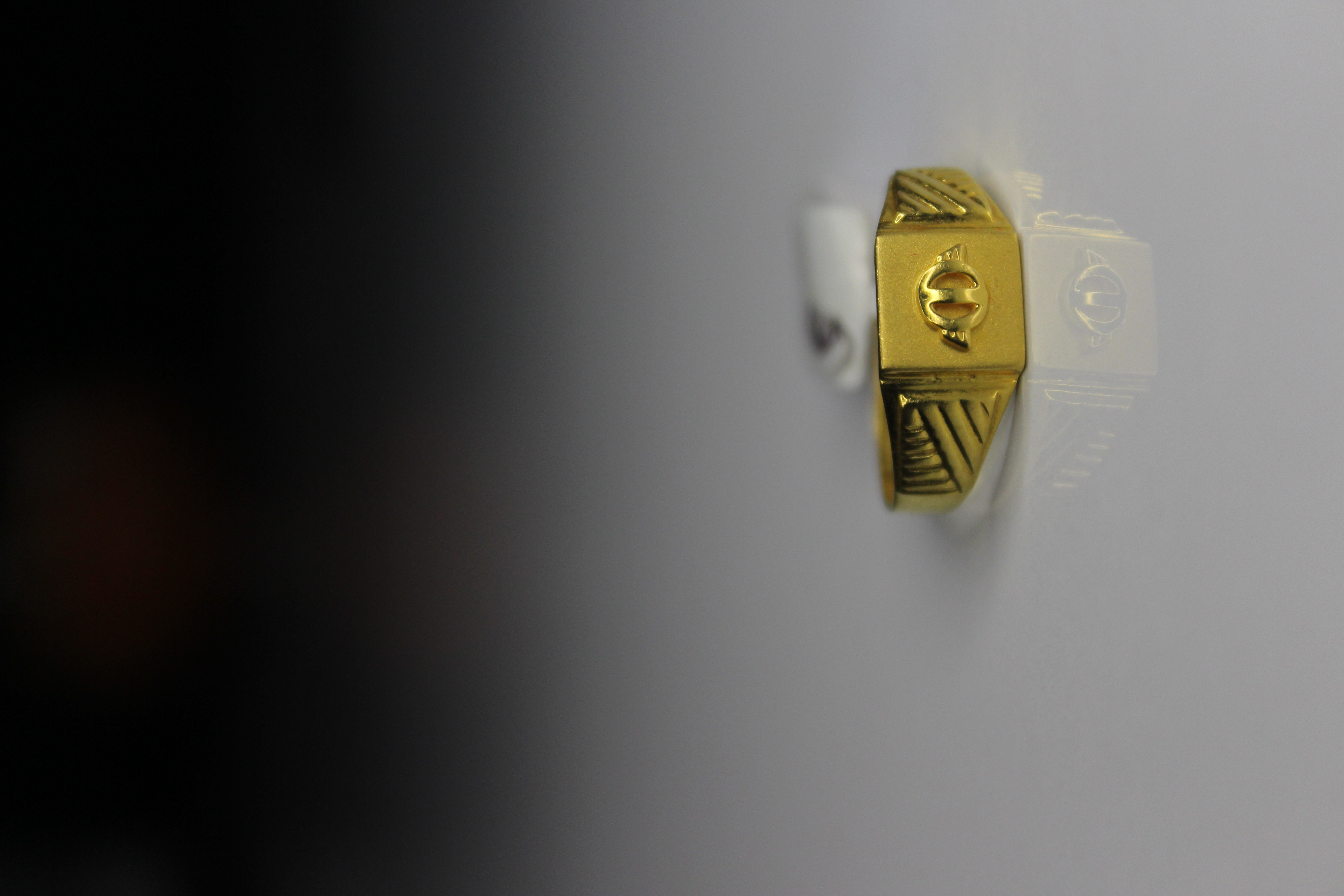 GENTS DESIGN GOLD RING 