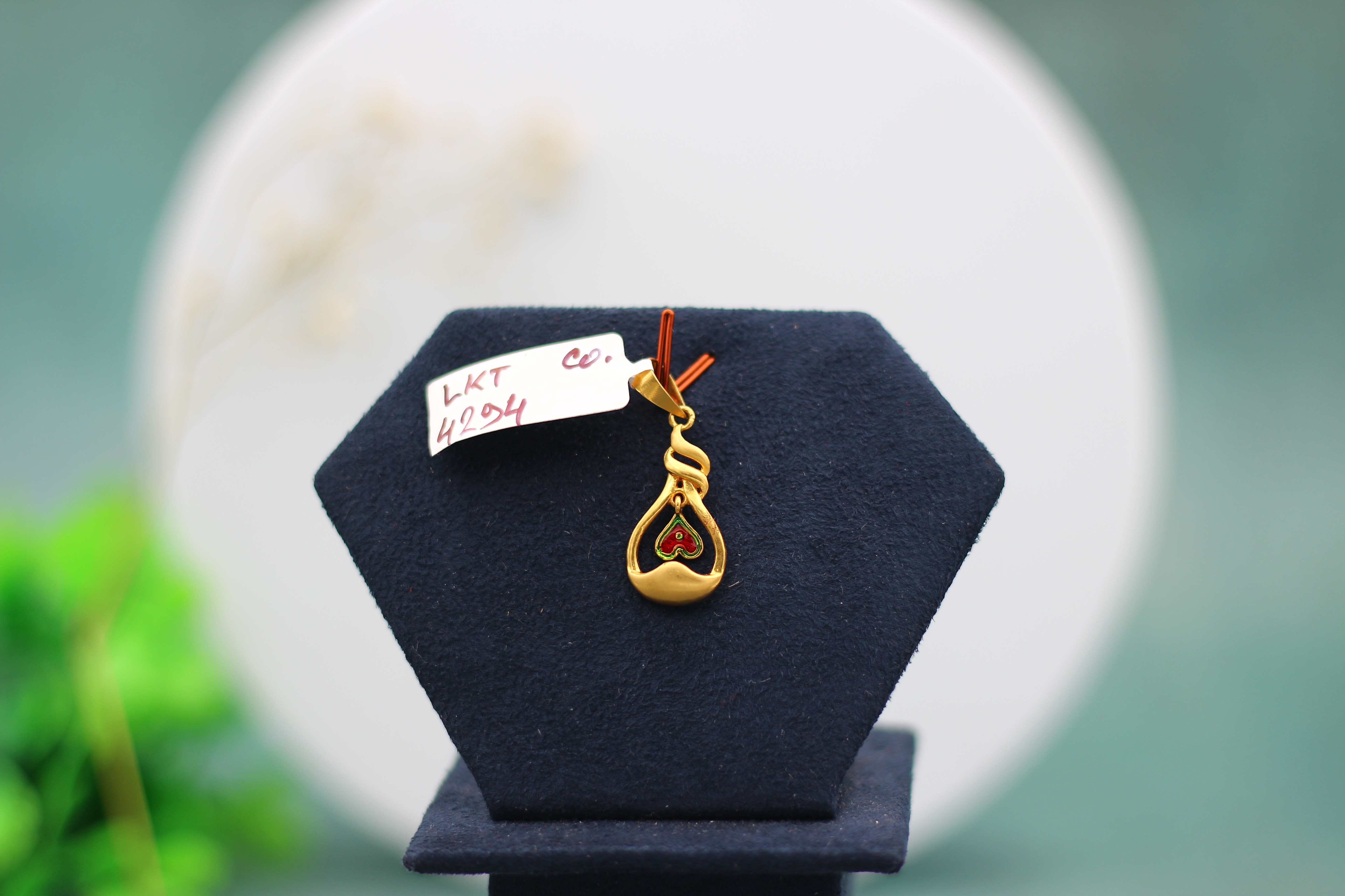 LOCKET (GOLD LOCKET)