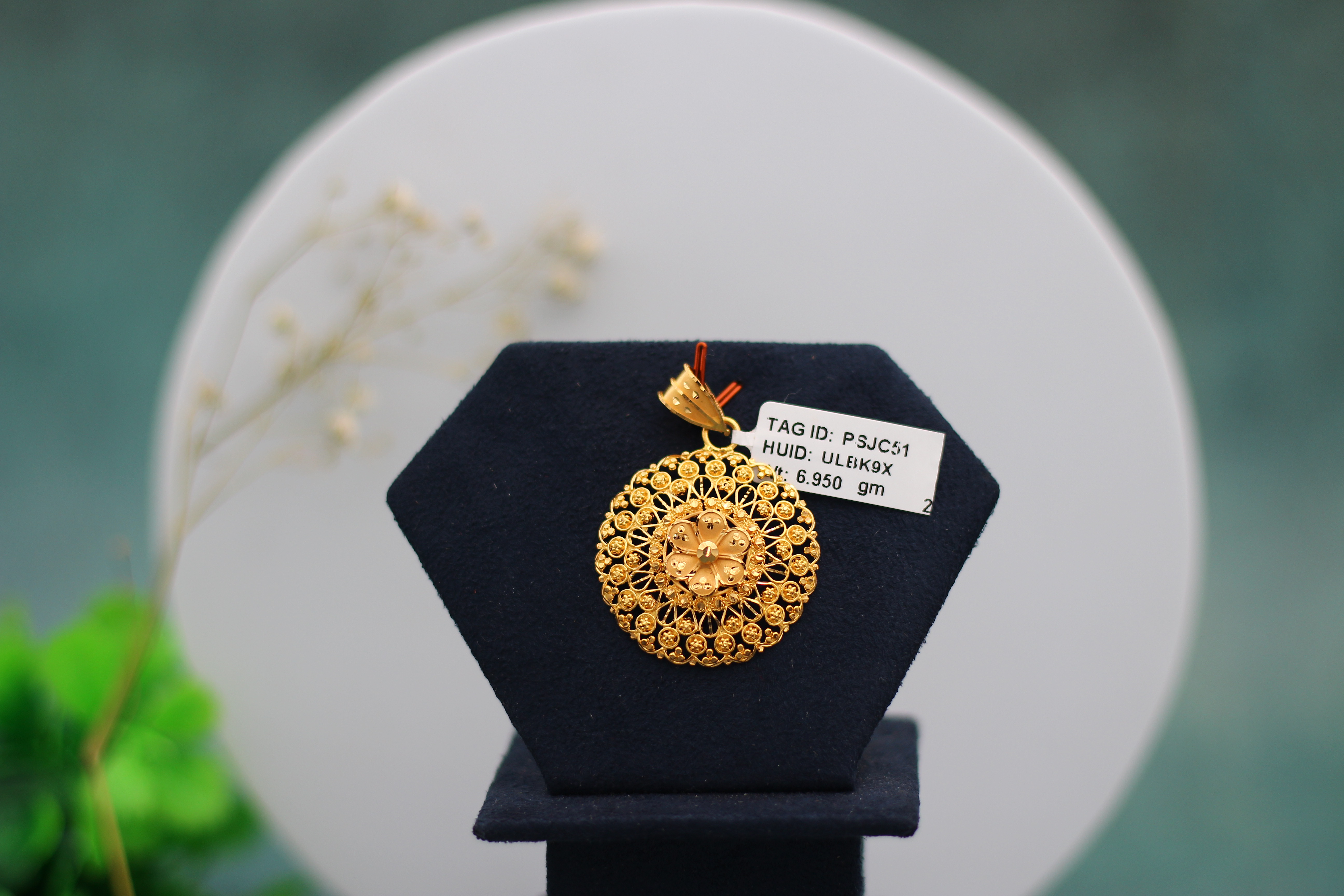 LOCKET (GOLD LOCKET)