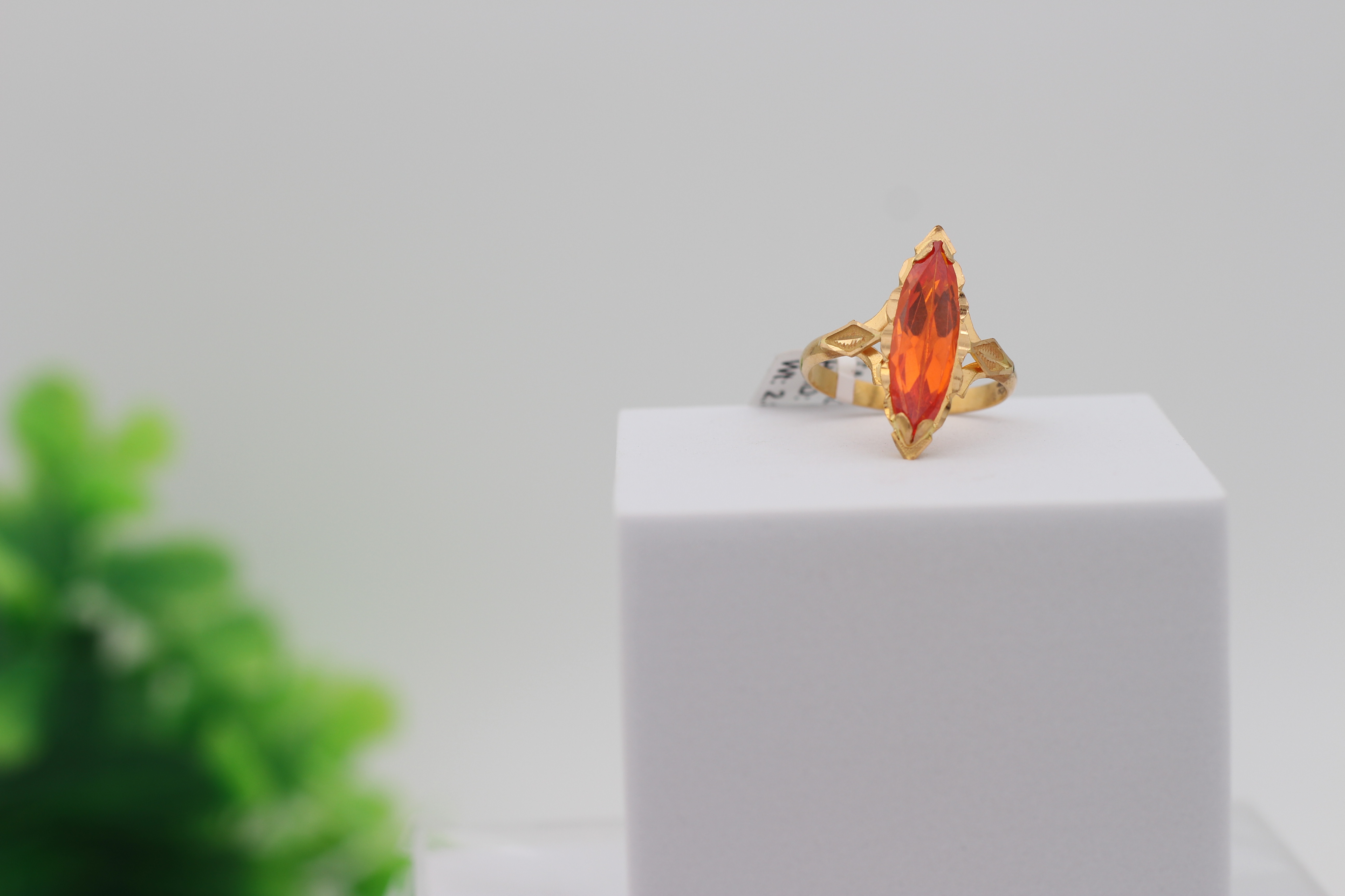 LADIES GOLD DESIGN RING