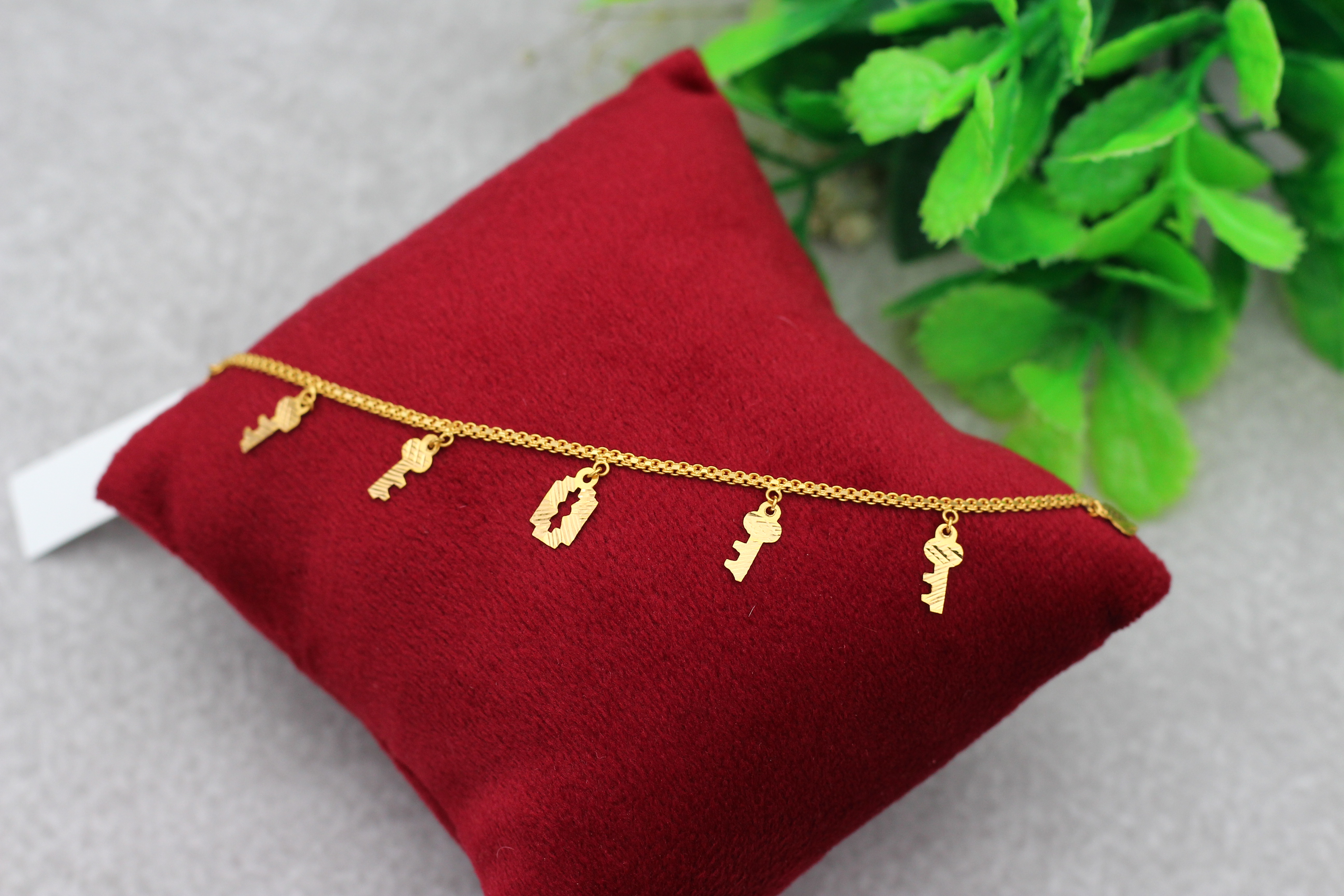 BRACELET (GOLD BRACELET)