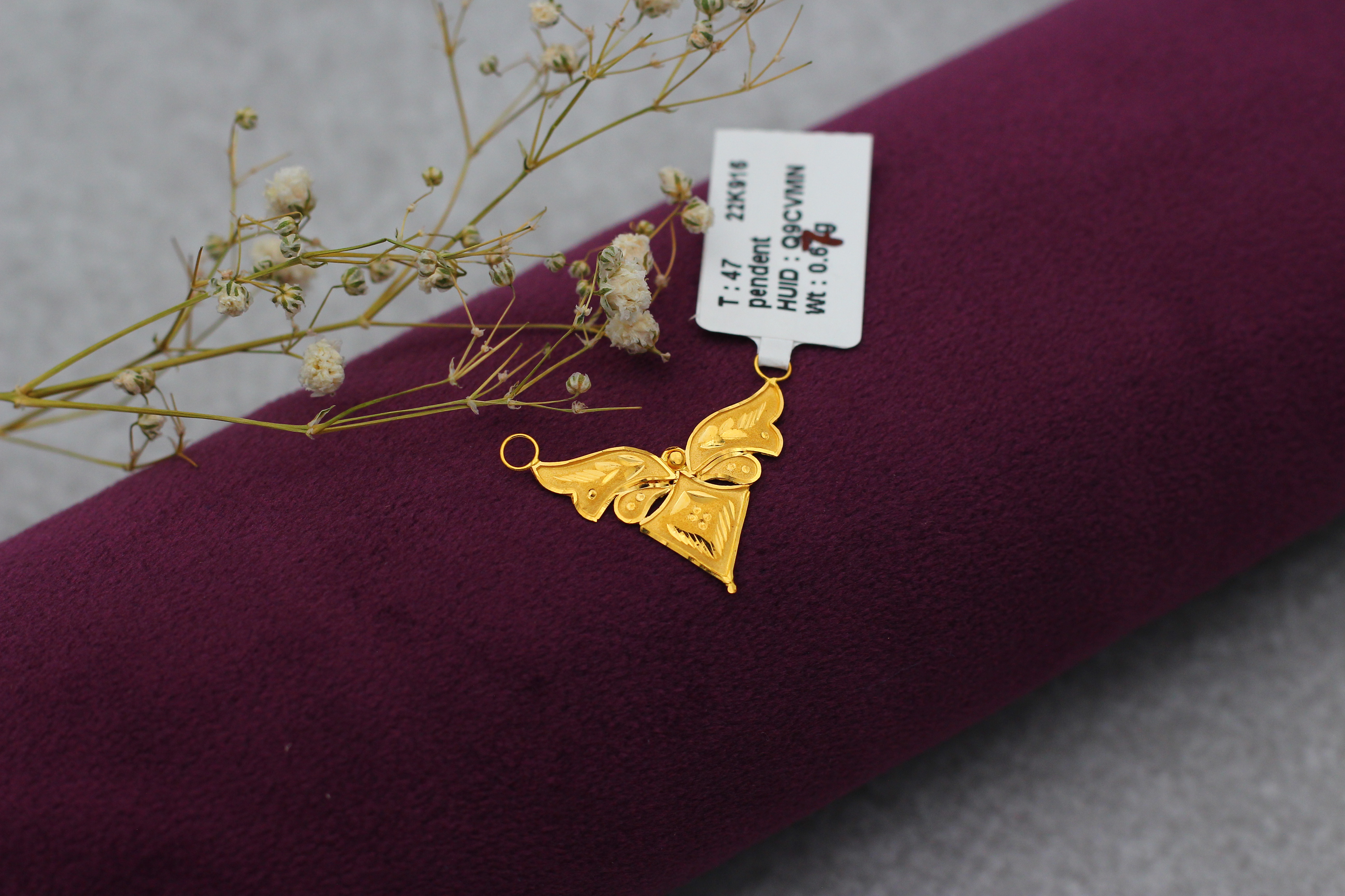 PENDANT (GOLD PENDANT)