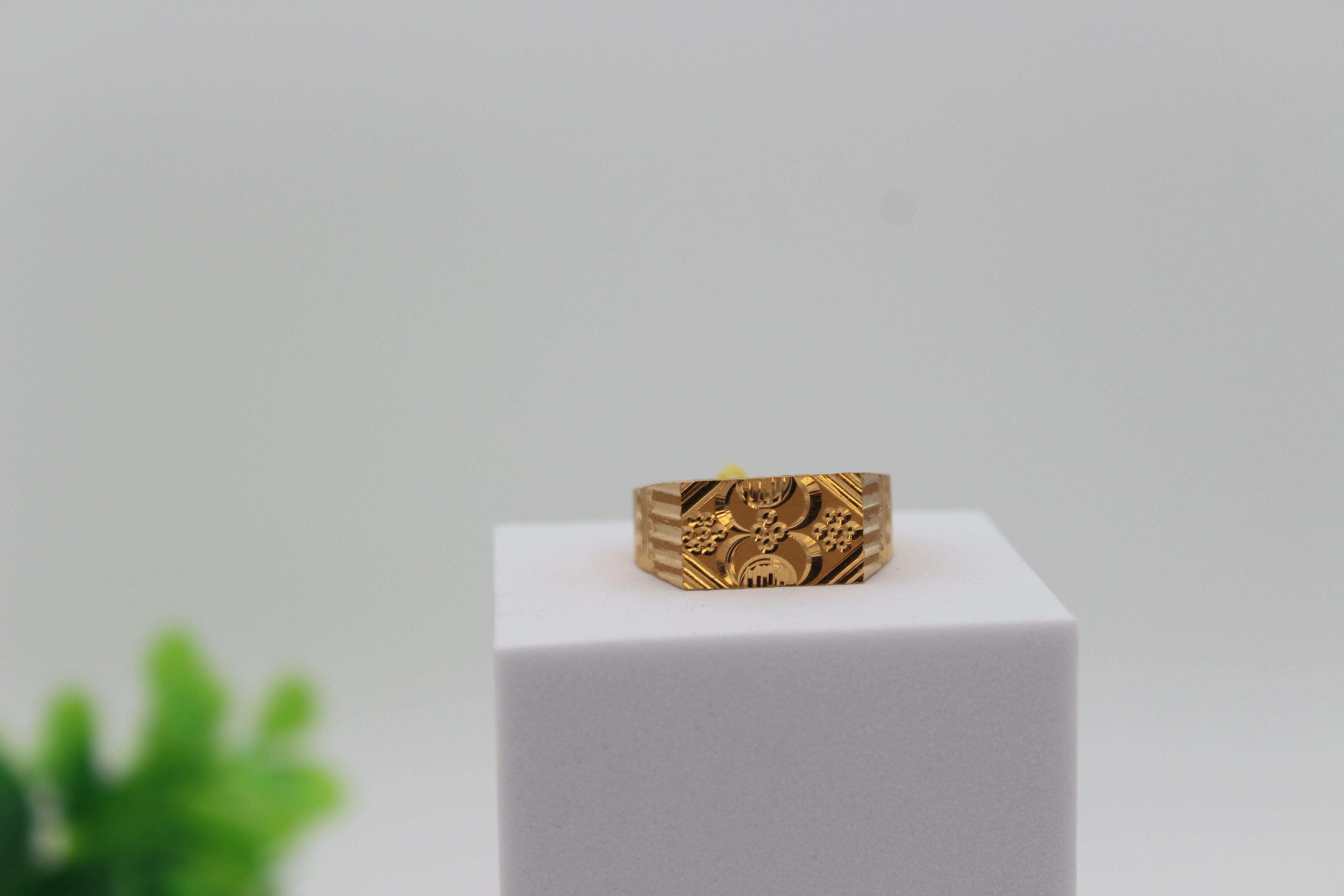 GENTS DESIGN GOLD RING 