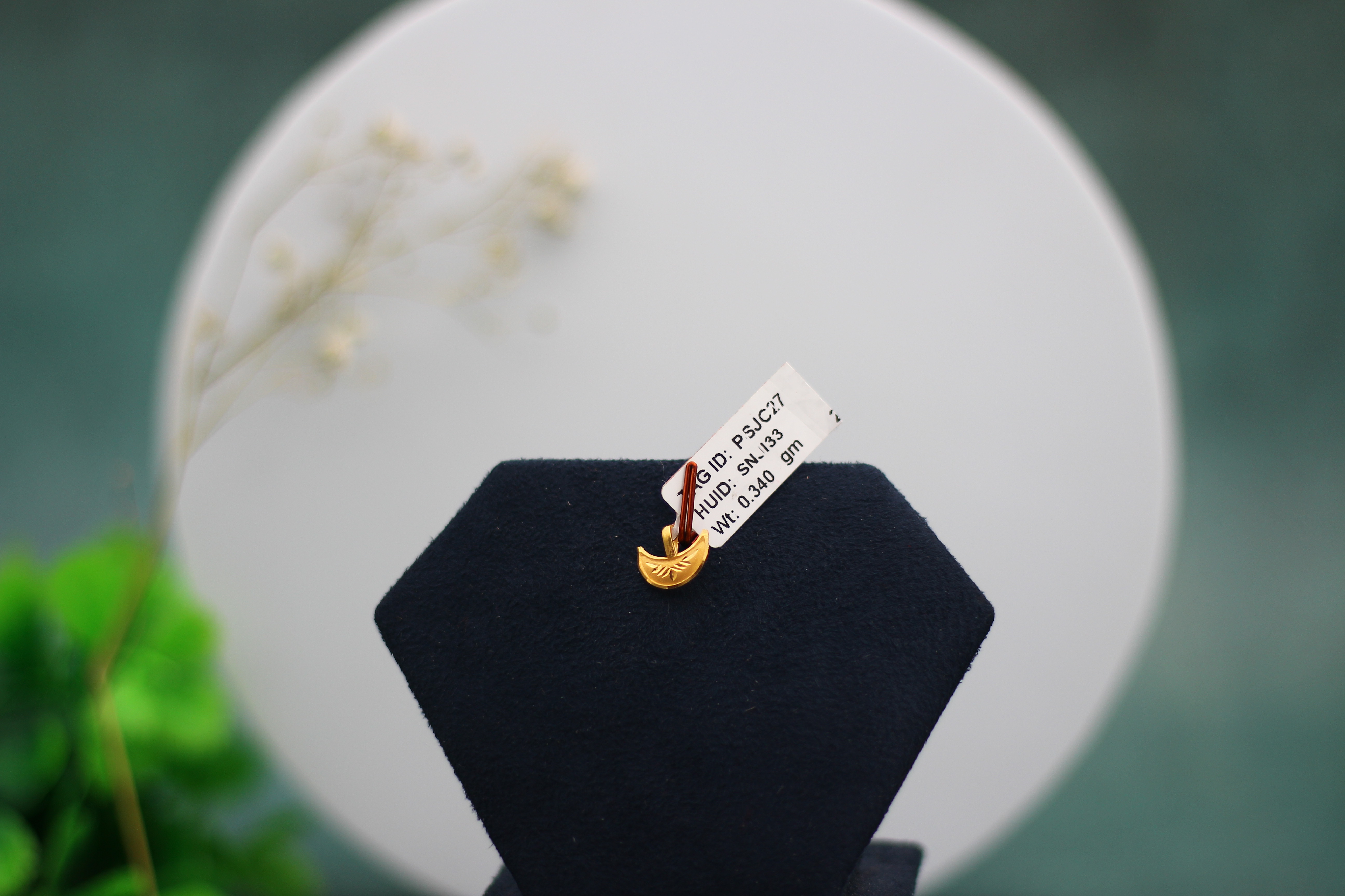 LOCKET (GOLD LOCKET)