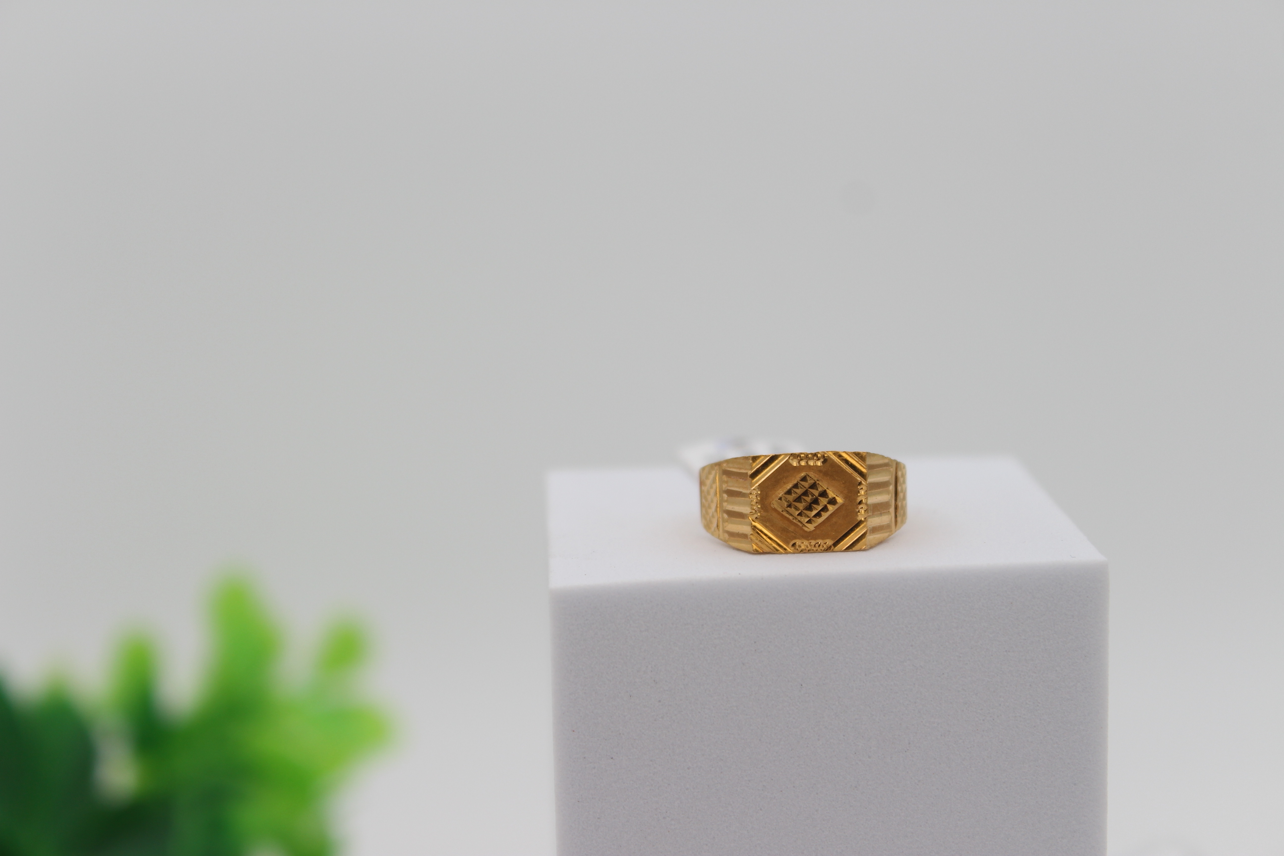 GENTS DESIGN GOLD RING 
