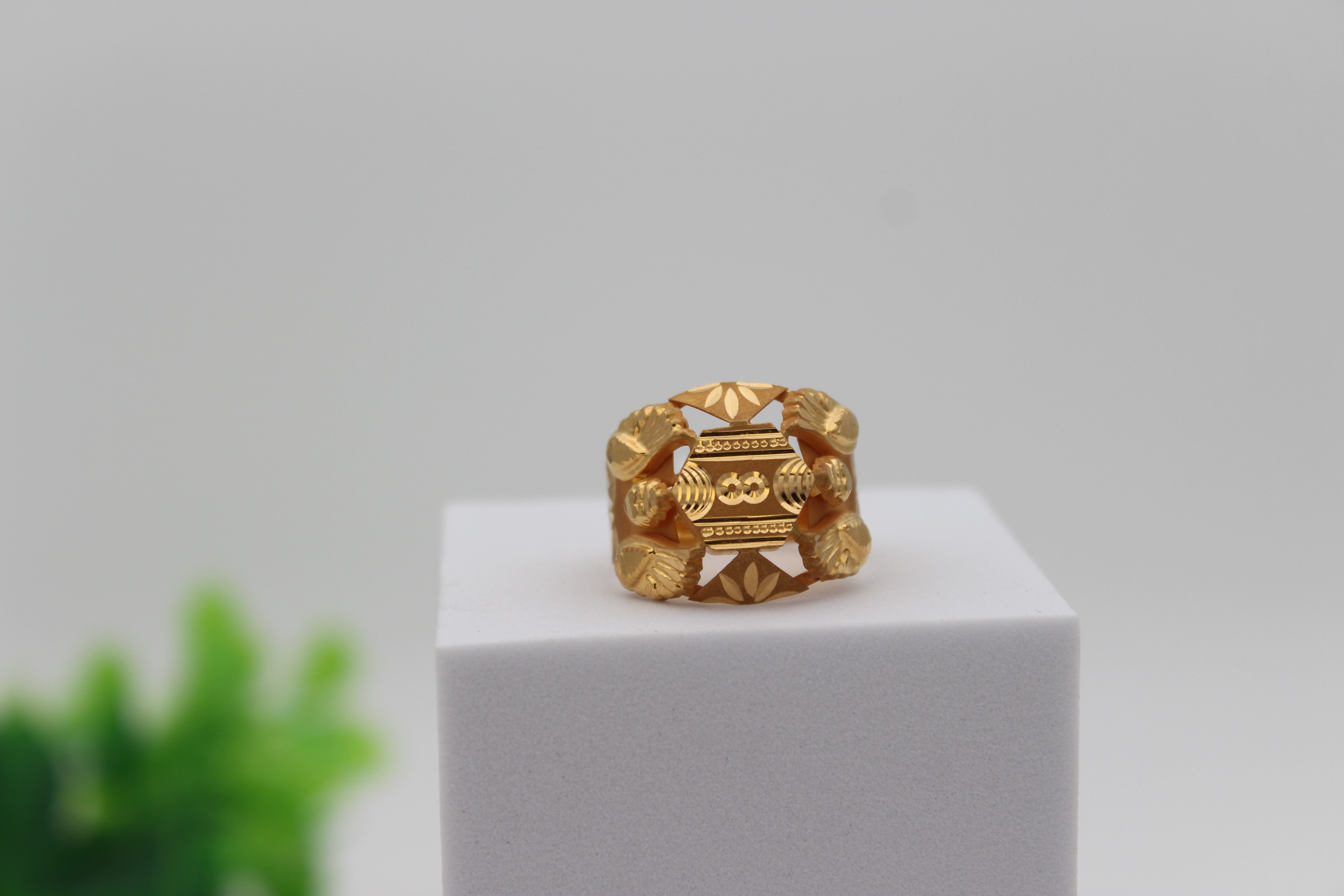 GENTS DESIGN GOLD RING 