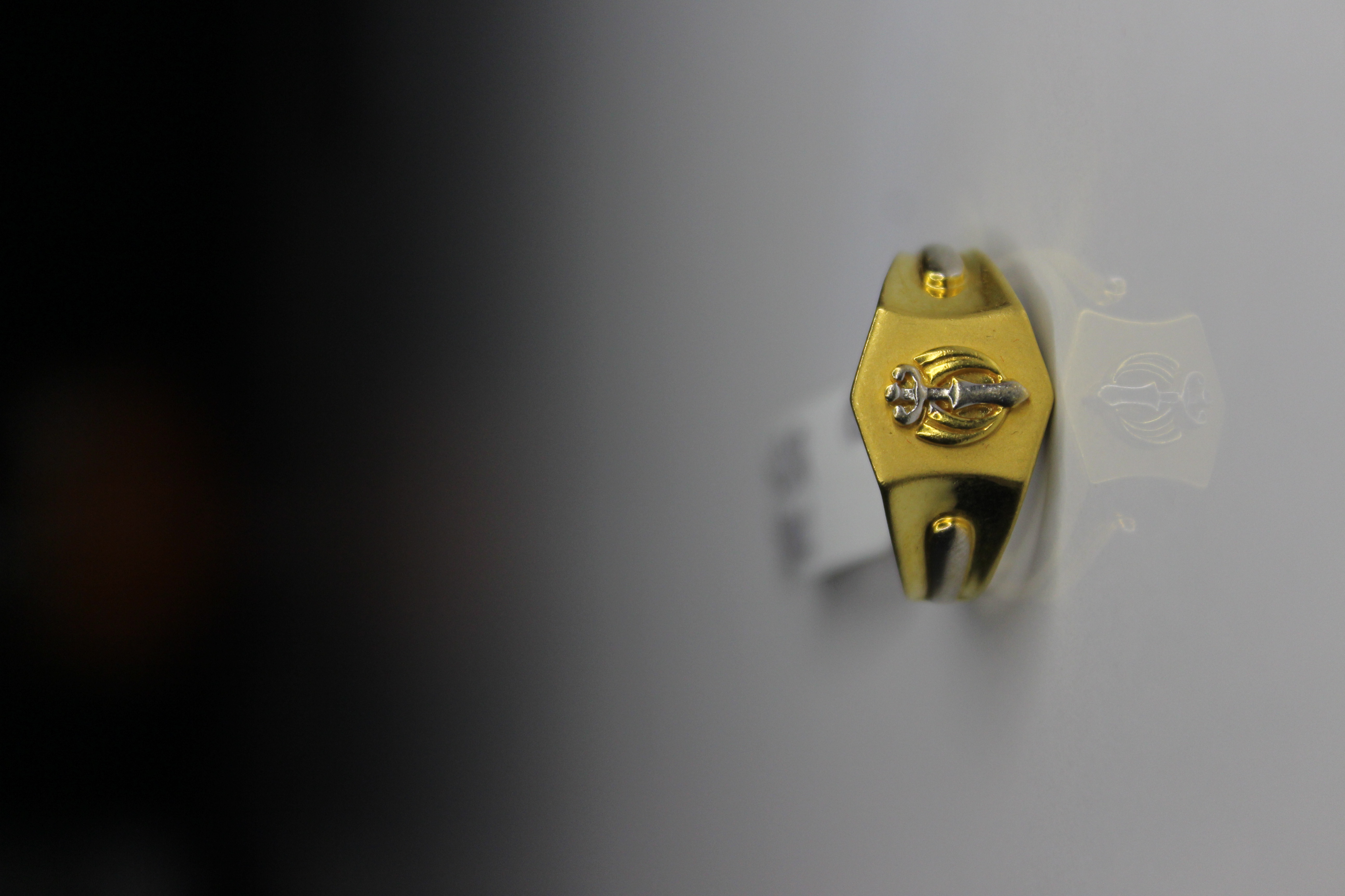 GENTS DESIGN GOLD RING 