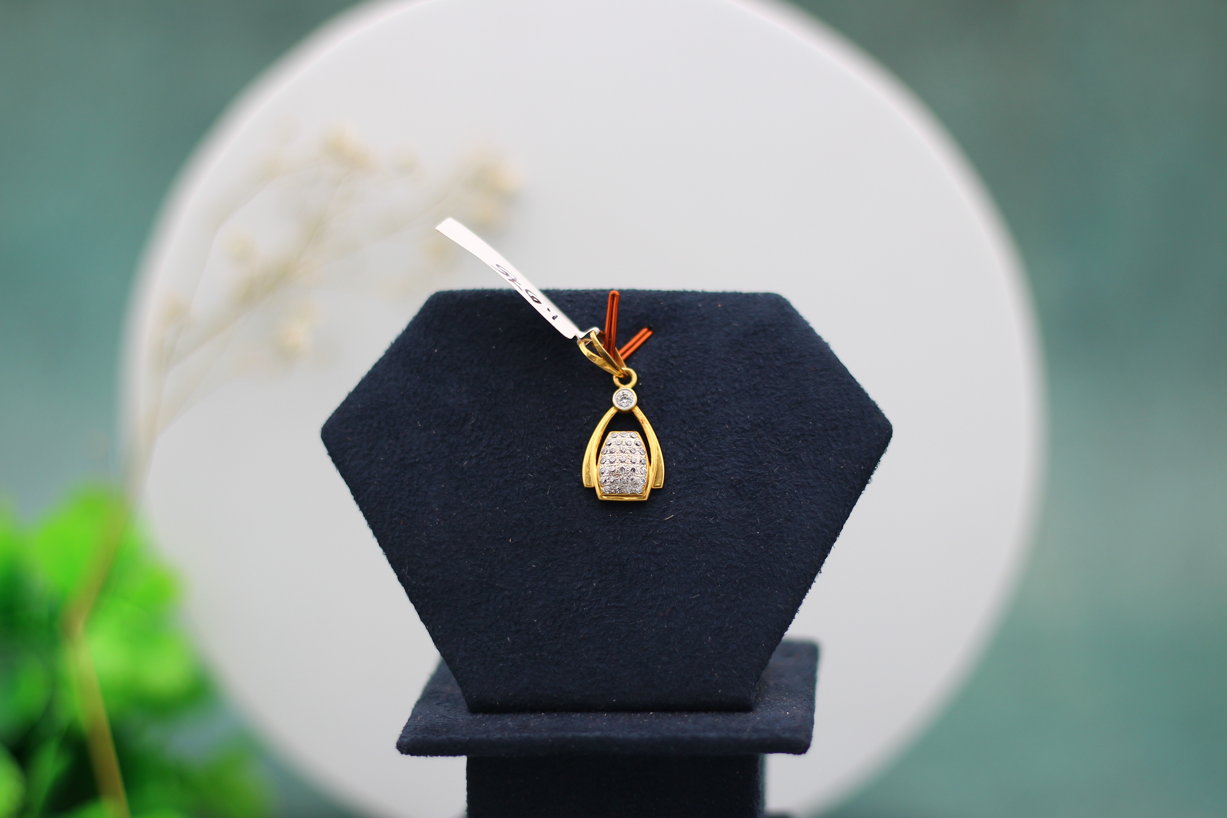 LOCKET (GOLD LOCKET)