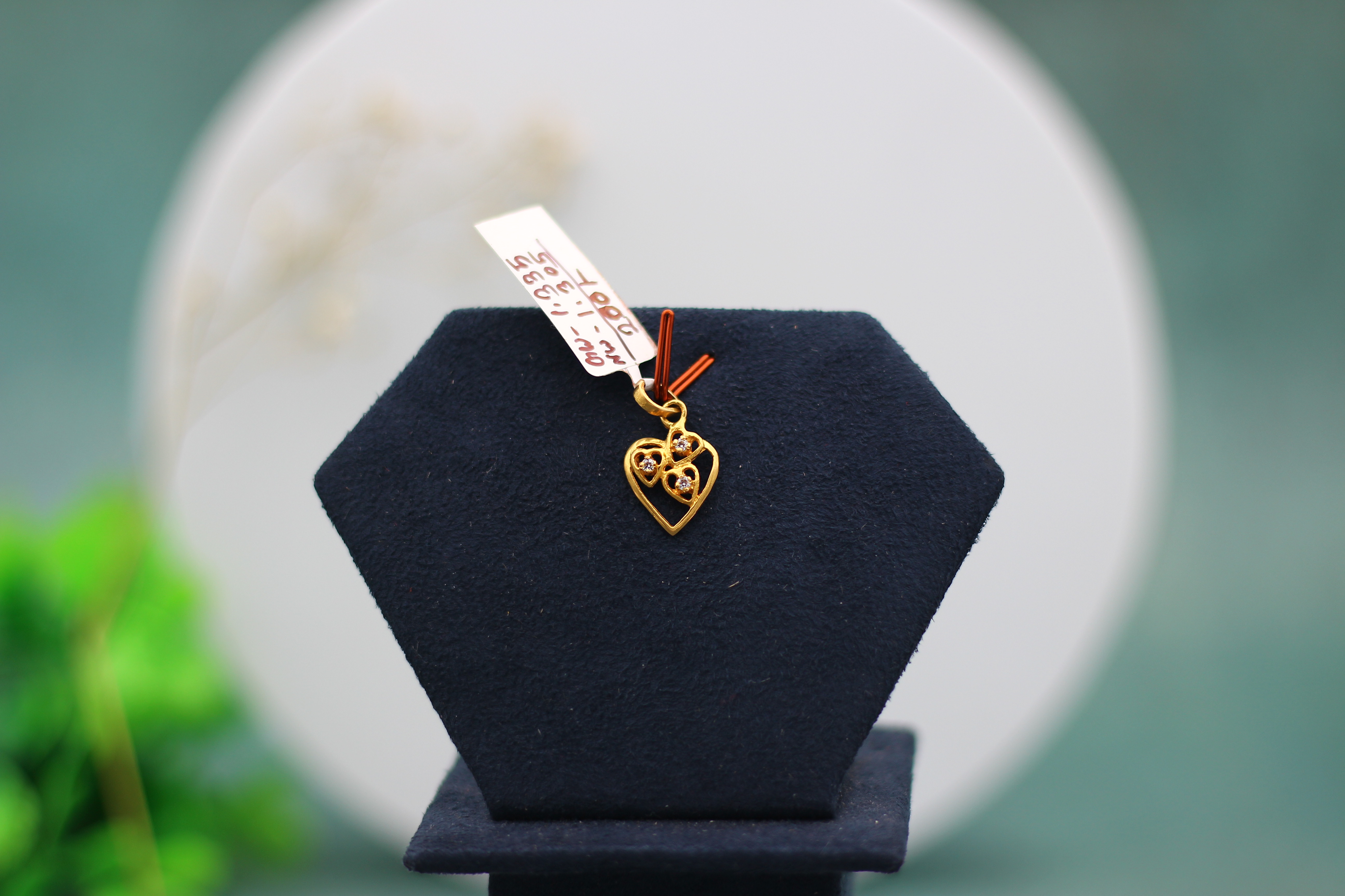 LOCKET (GOLD LOCKET)