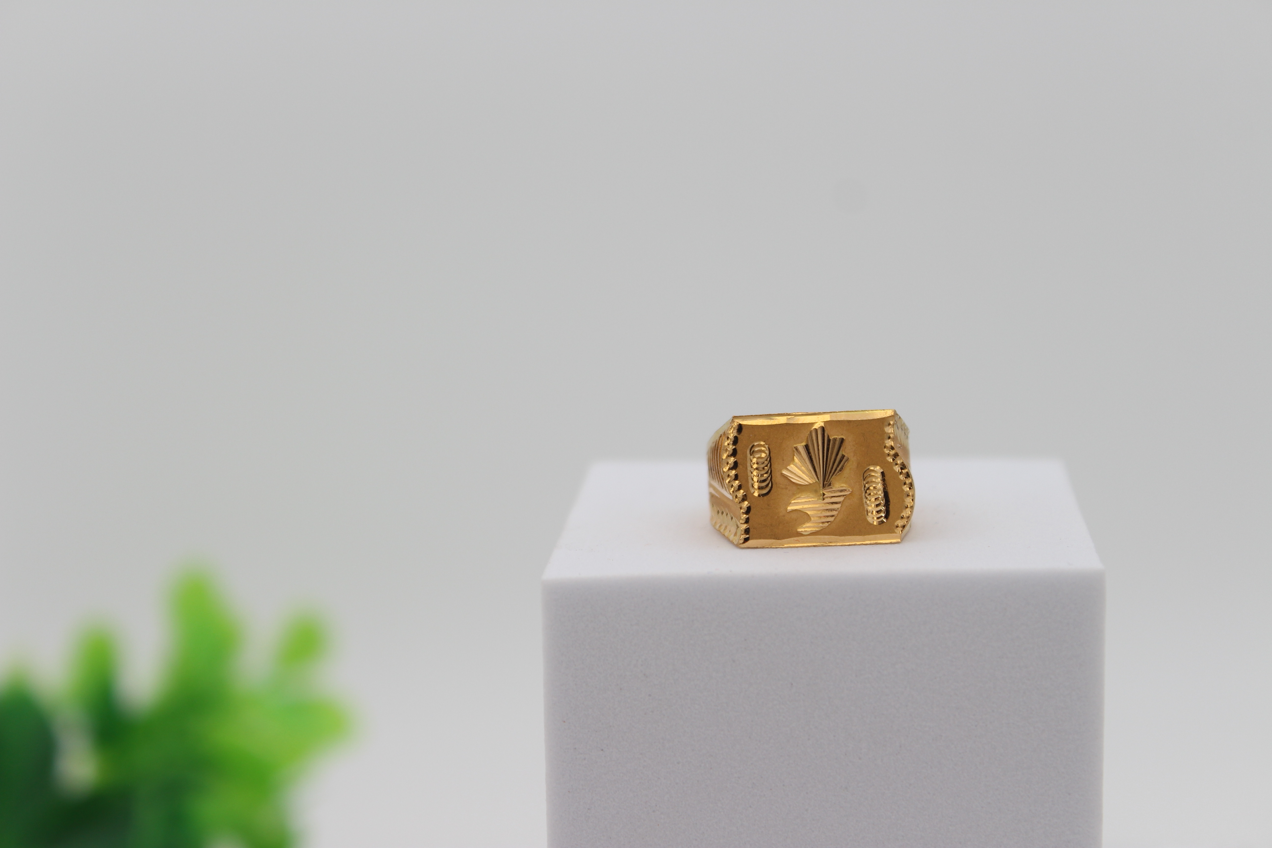 GENTS DESIGN GOLD RING 