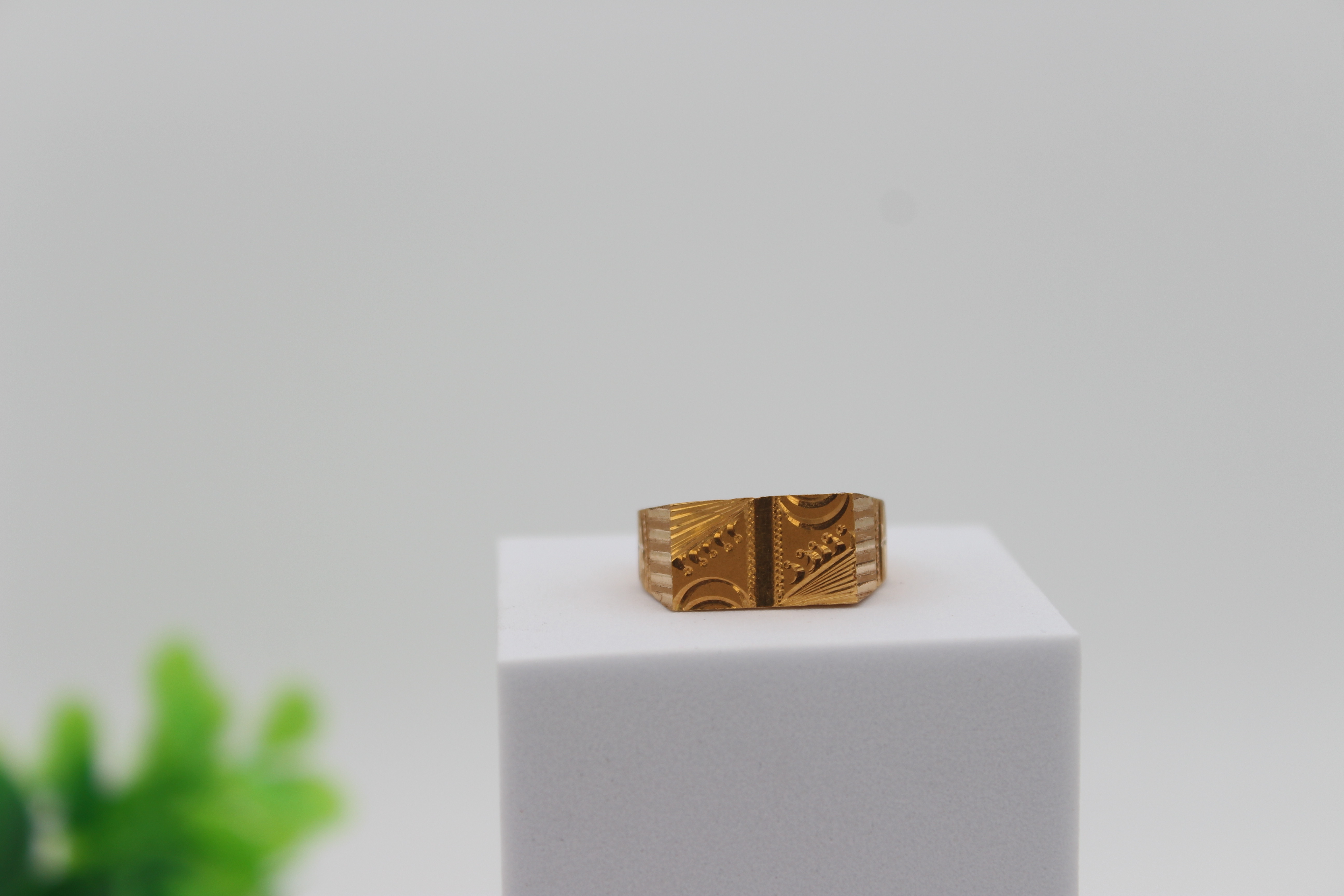 GENTS DESIGN GOLD RING 