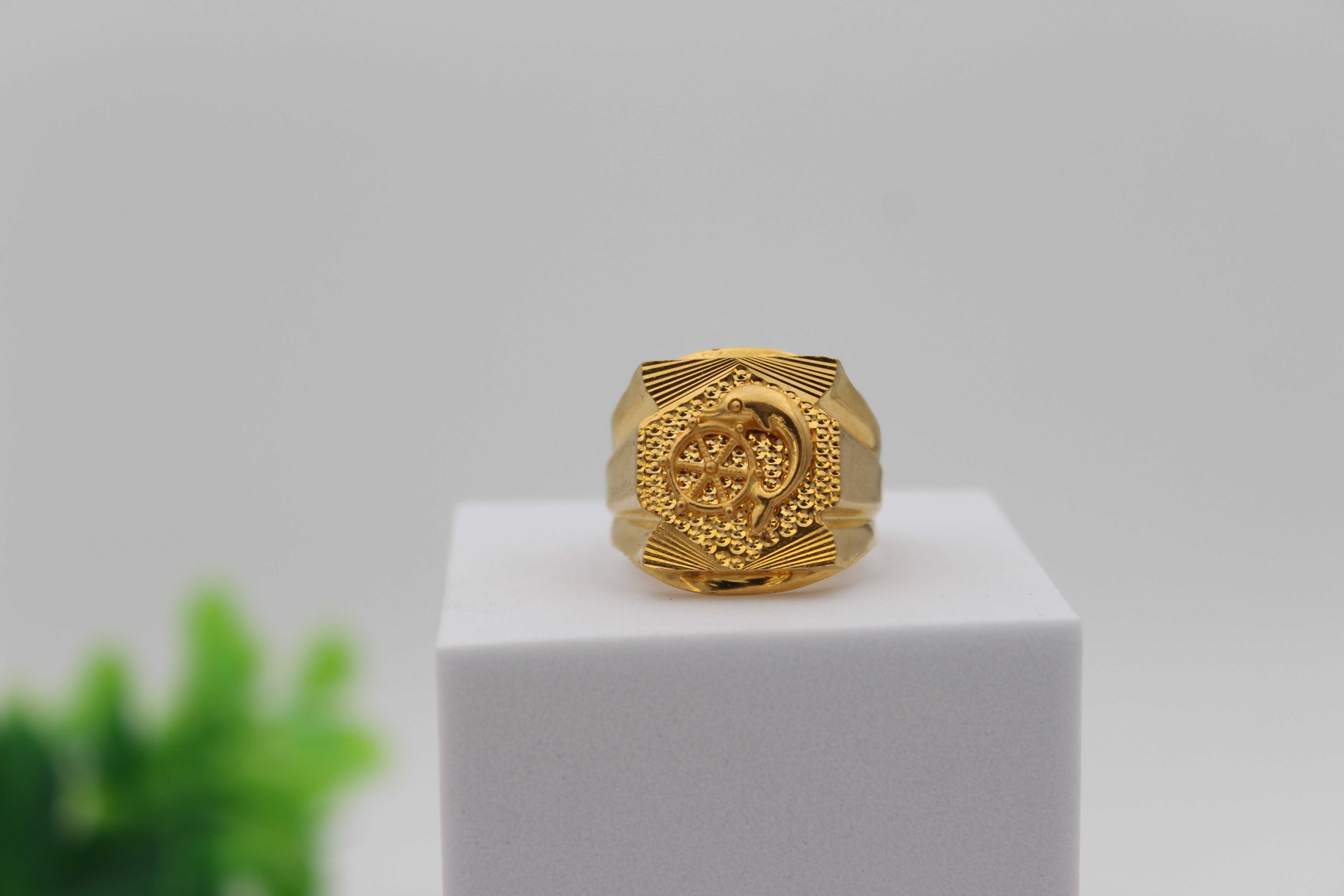 GENTS DESIGN GOLD RING 