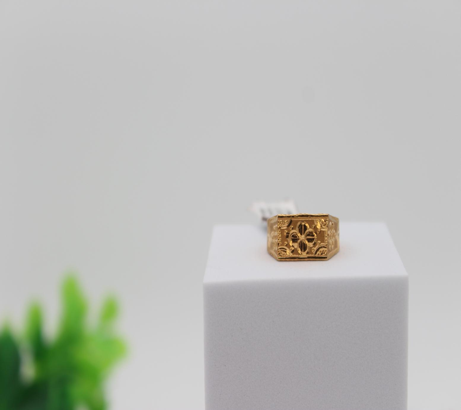 GENTS DESIGN GOLD RING 