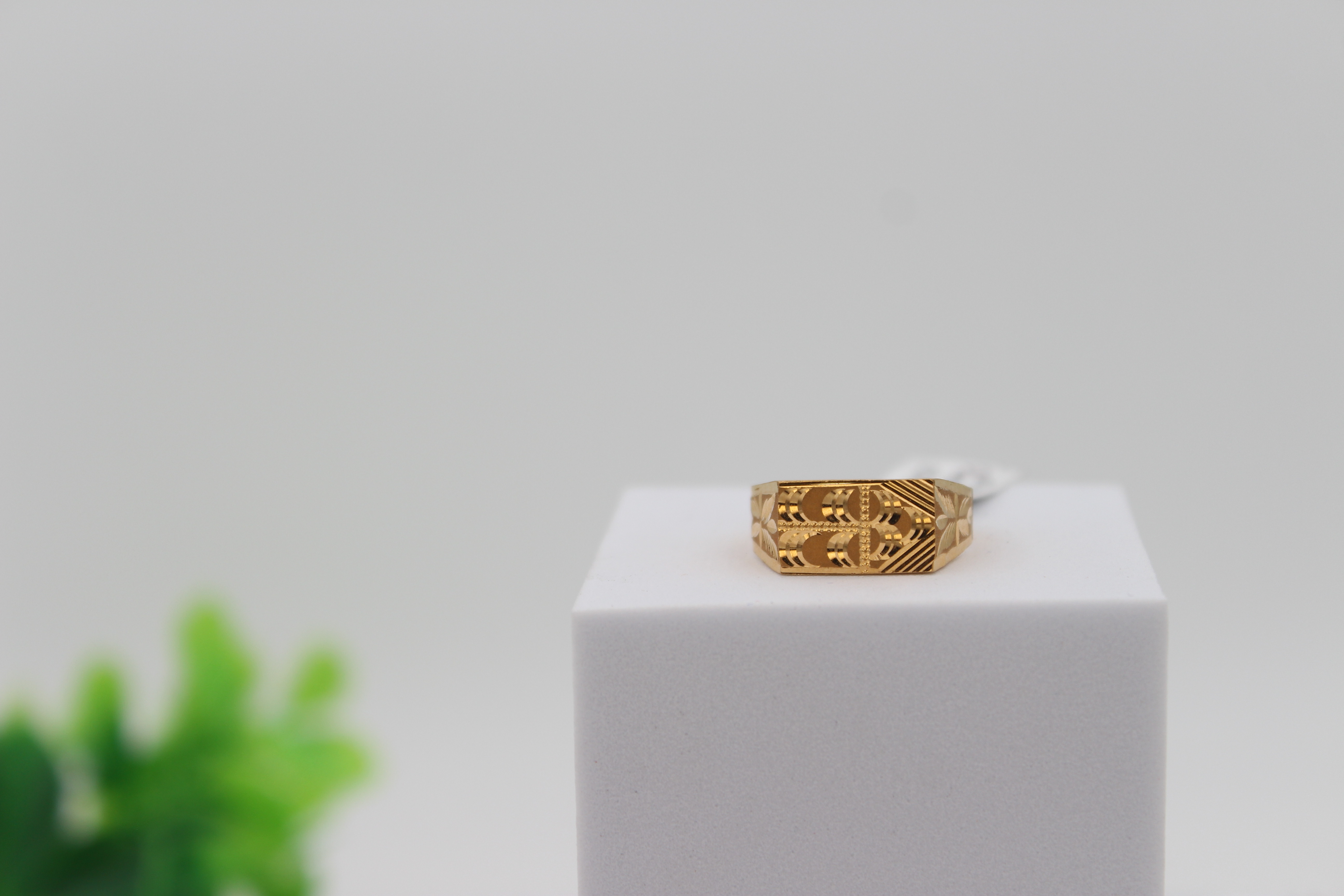 GENTS DESIGN GOLD RING 