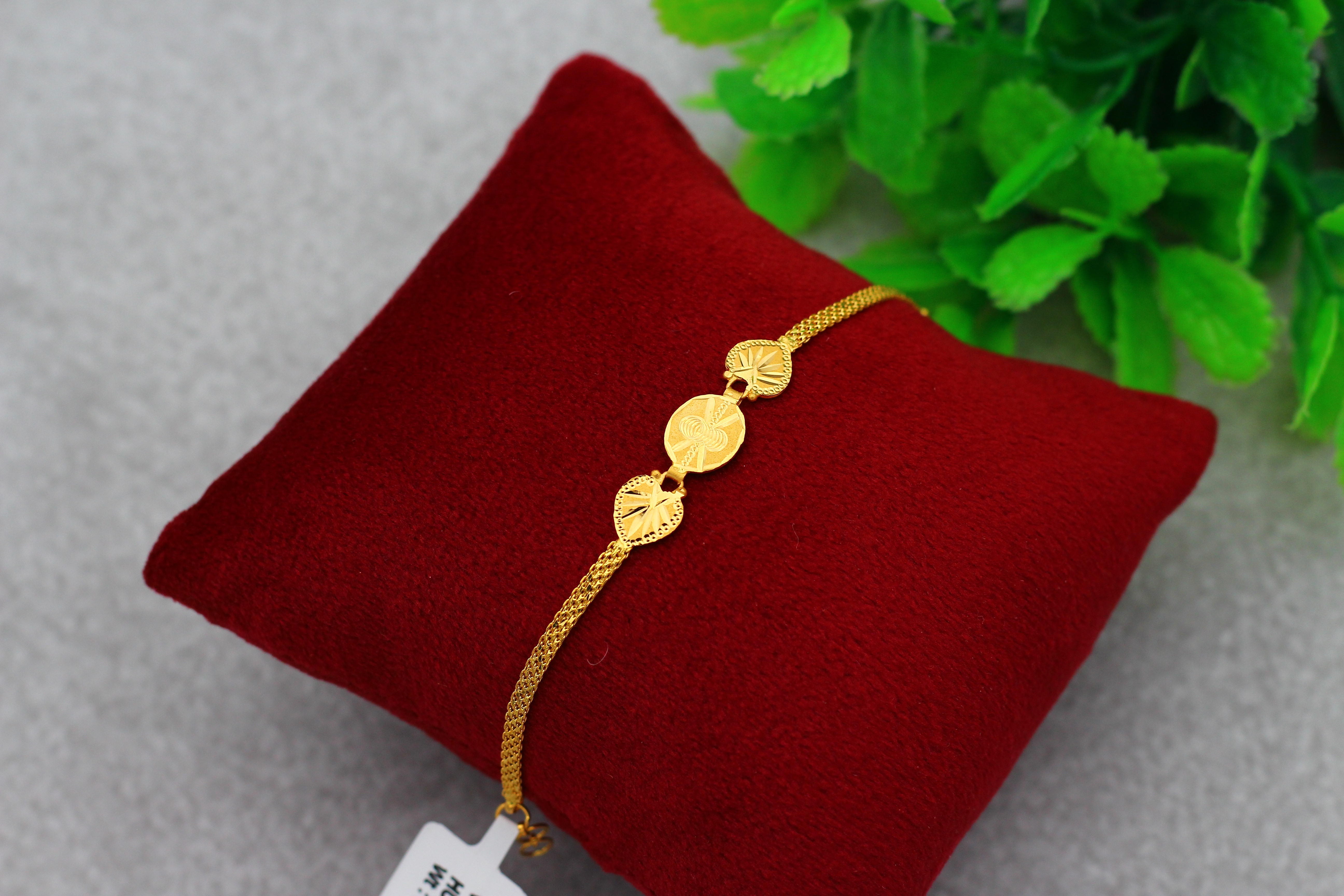 BRACELET (GOLD BRACELET)