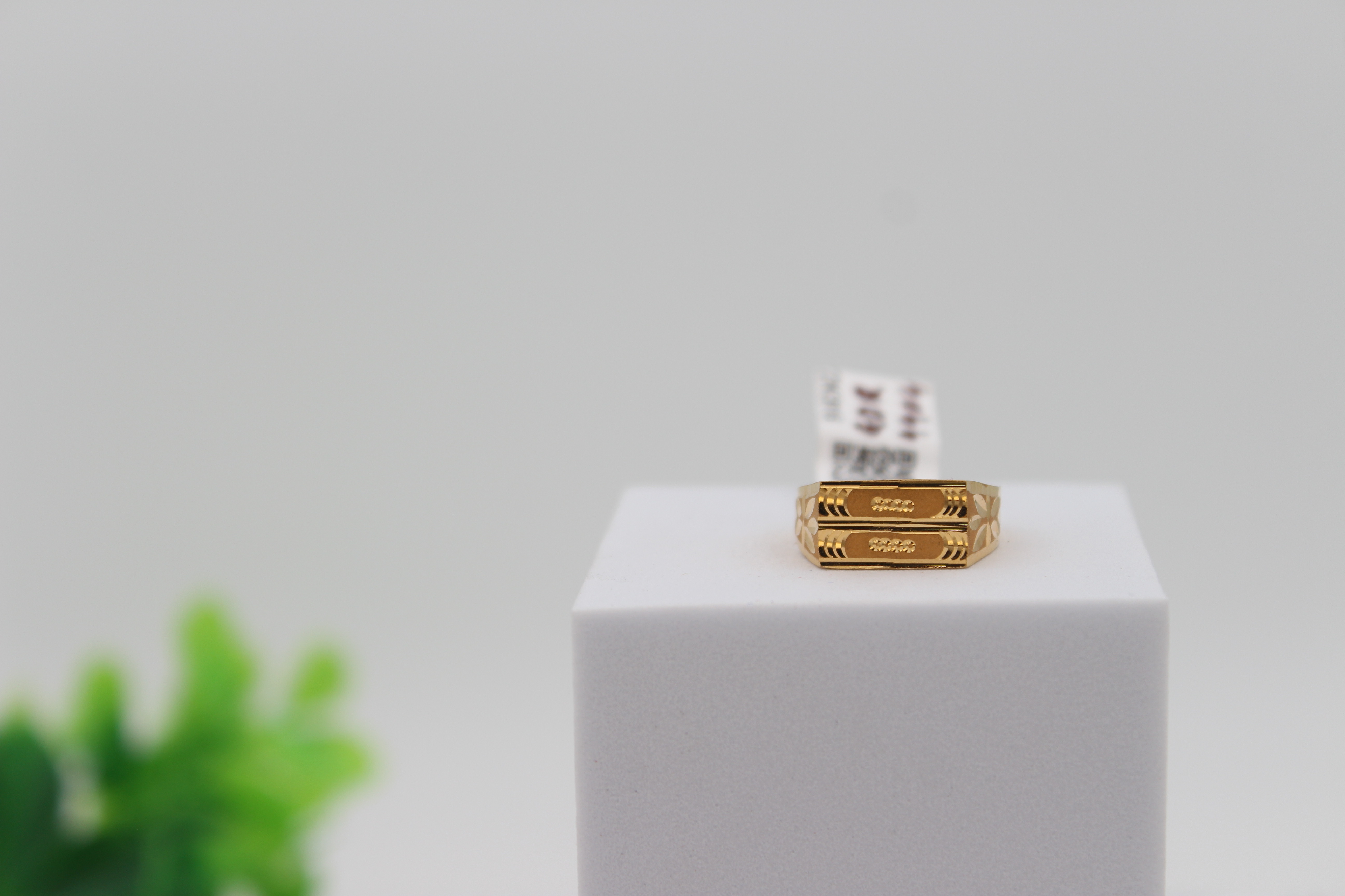 GENTS DESIGN GOLD RING 