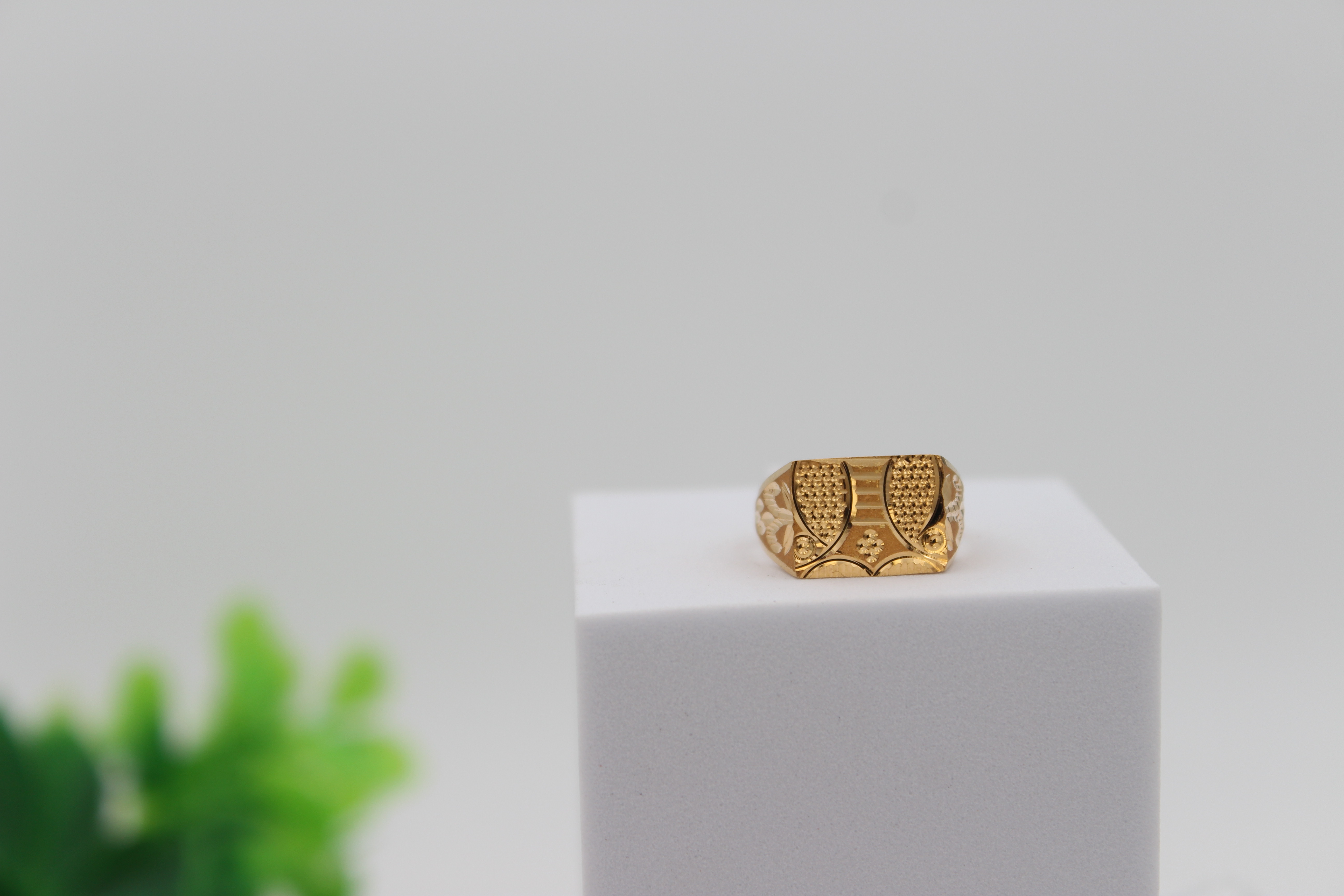 GENTS DESIGN GOLD RING 