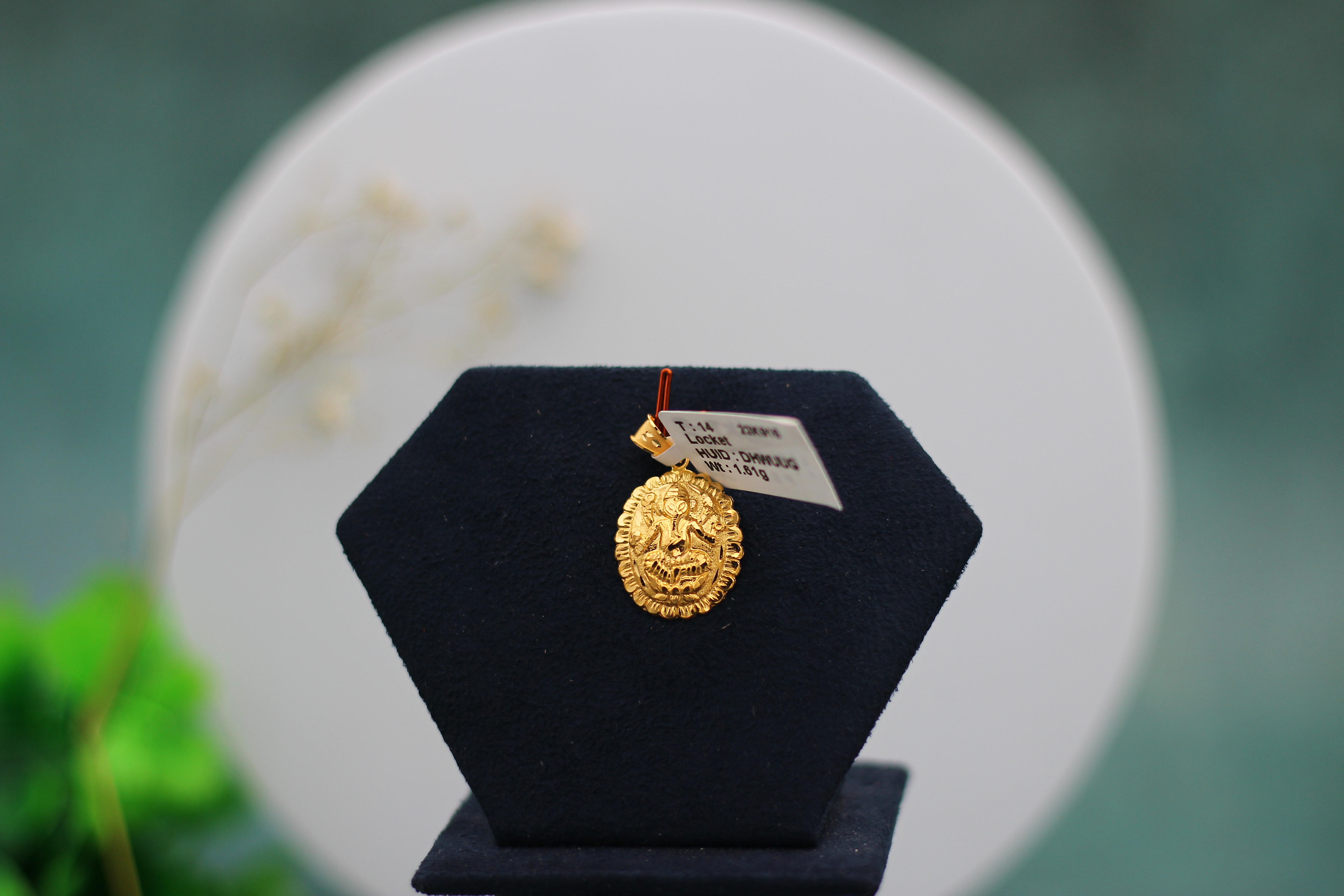 LOCKET (GOLD LOCKET)