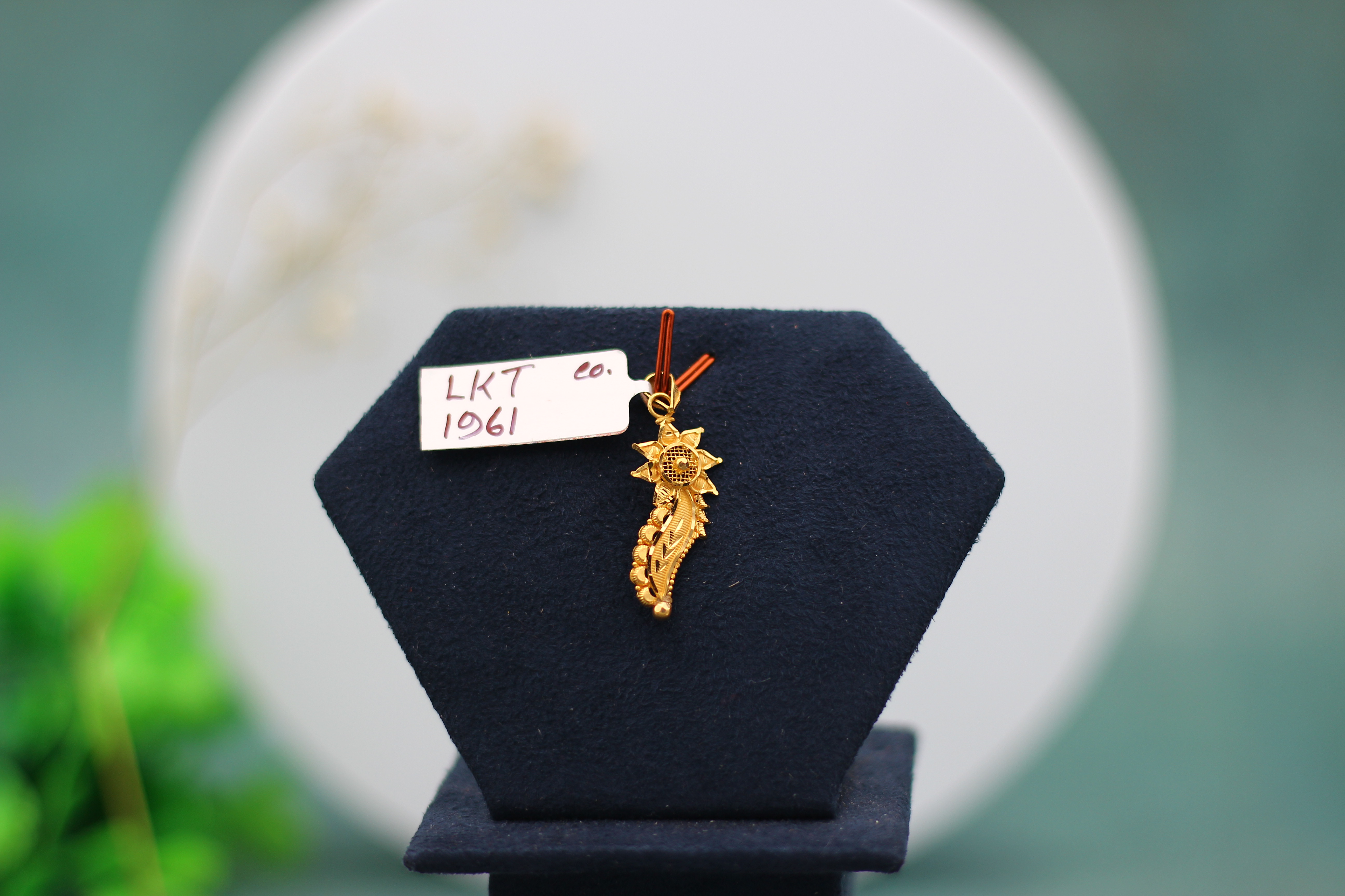 LOCKET (GOLD LOCKET)