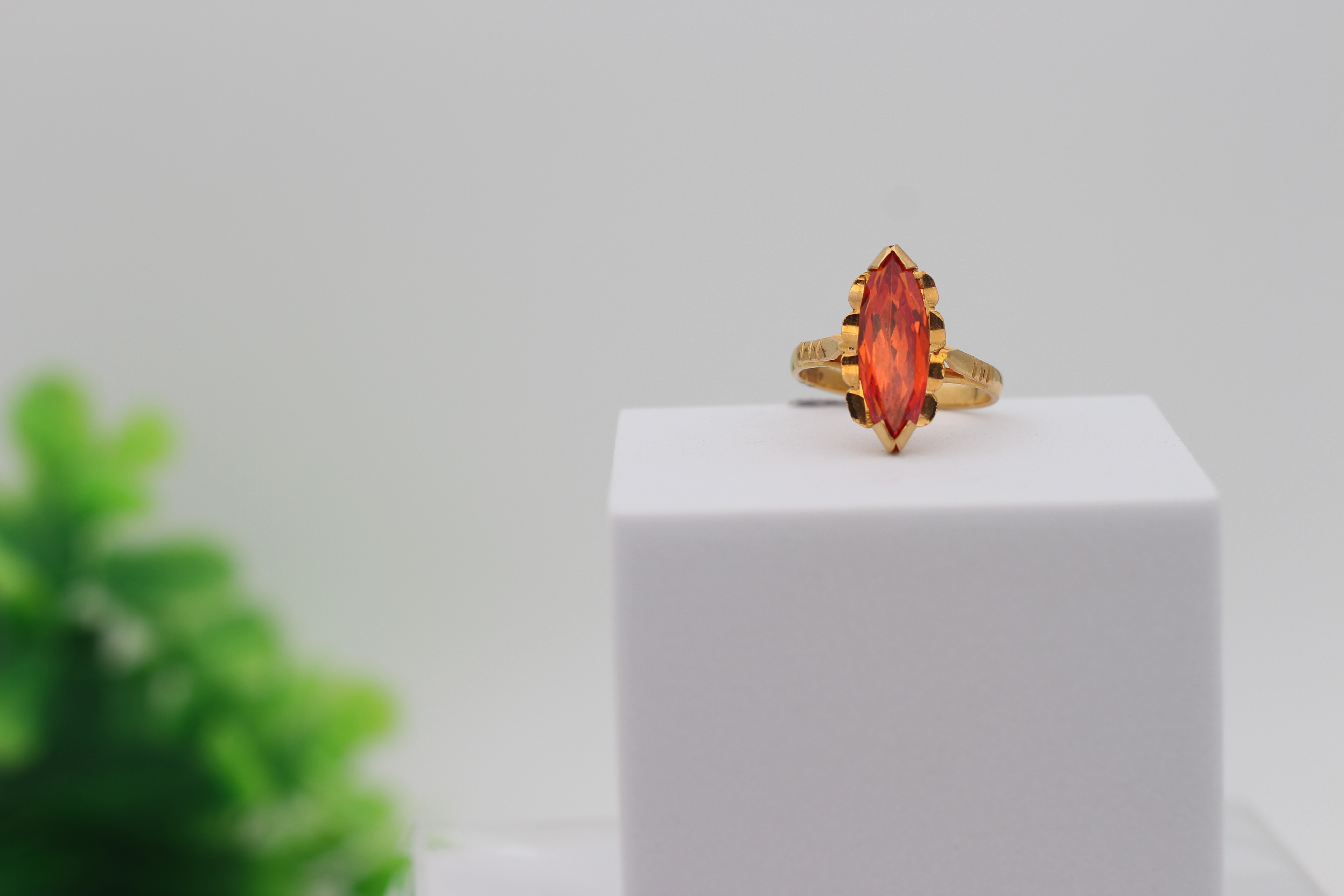 LADIES GOLD DESIGN RING