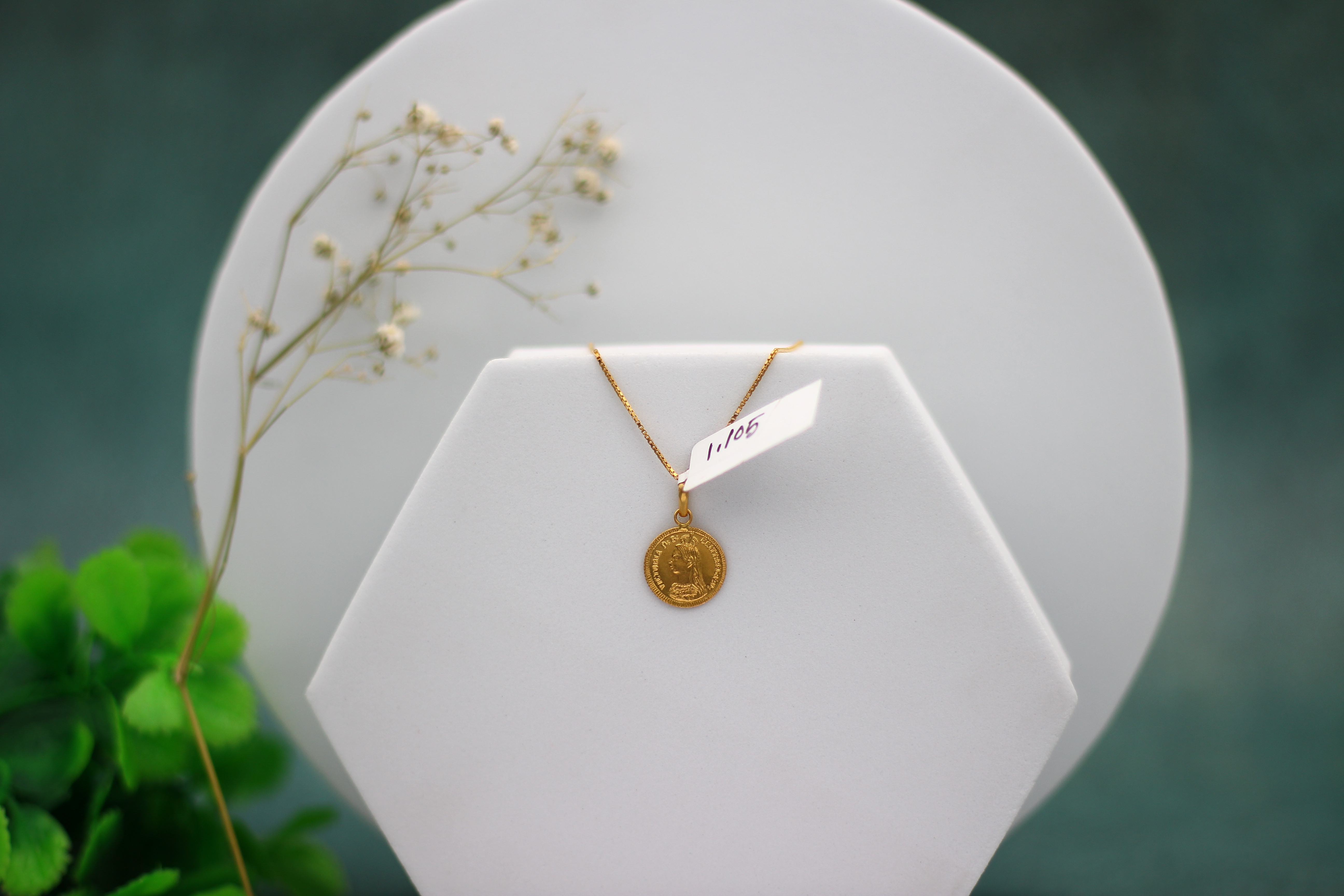 LOCKET (GOLD LOCKET)