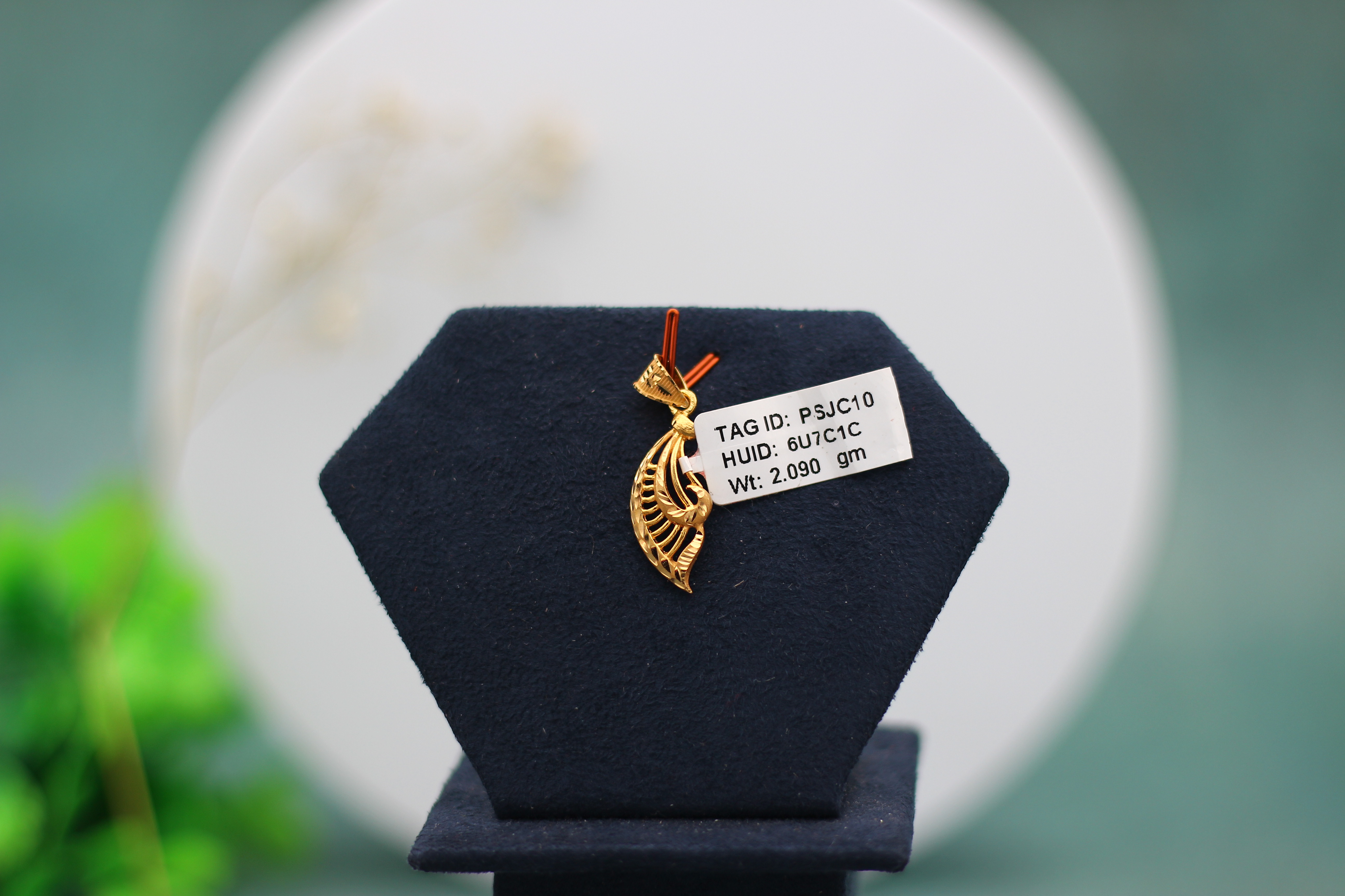 LOCKET (GOLD LOCKET)